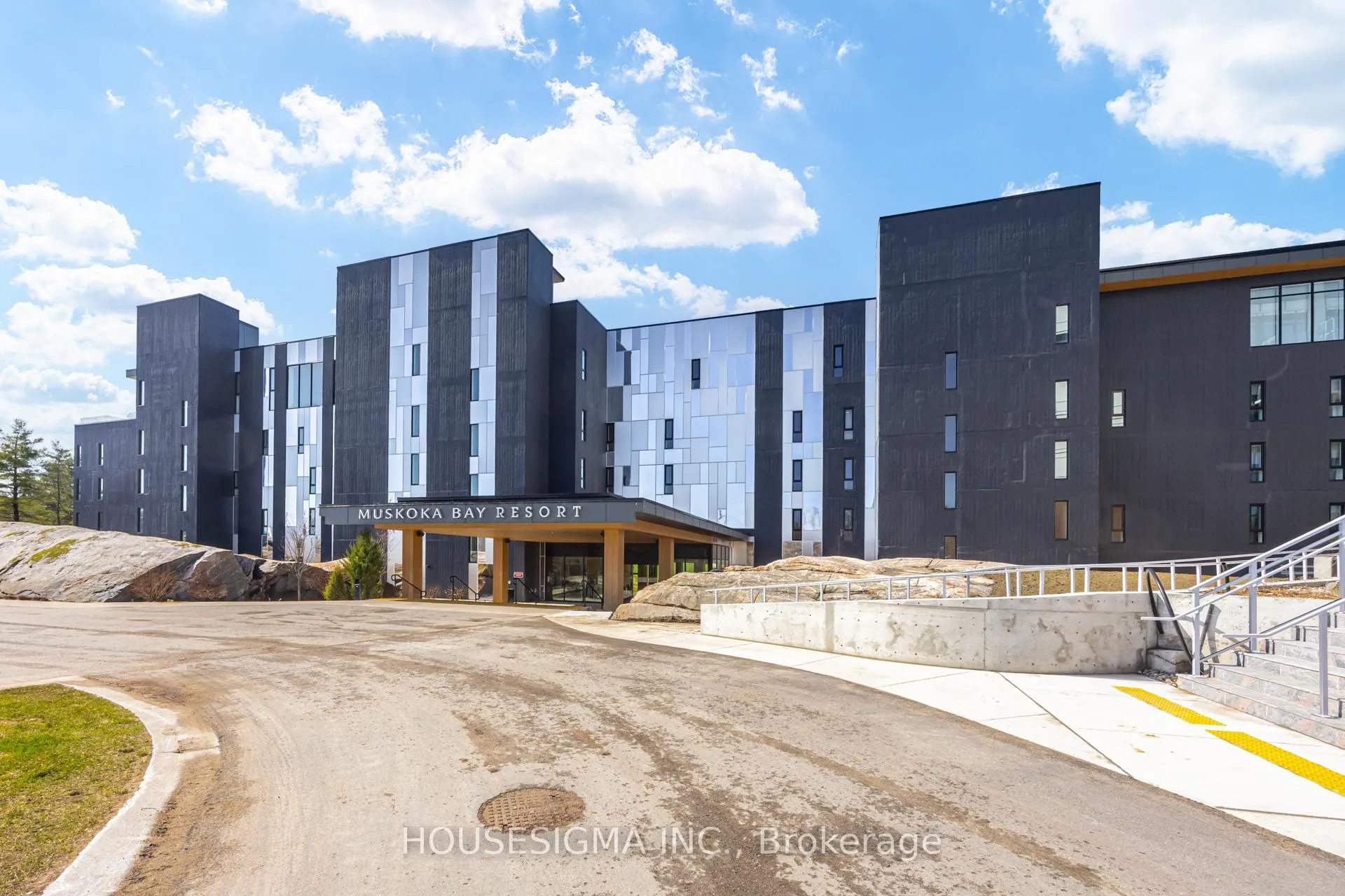 Photo 2 of Unit 313, 120 Carrick Trail, Gravenhurst, Muskoka (S) — HOMEH