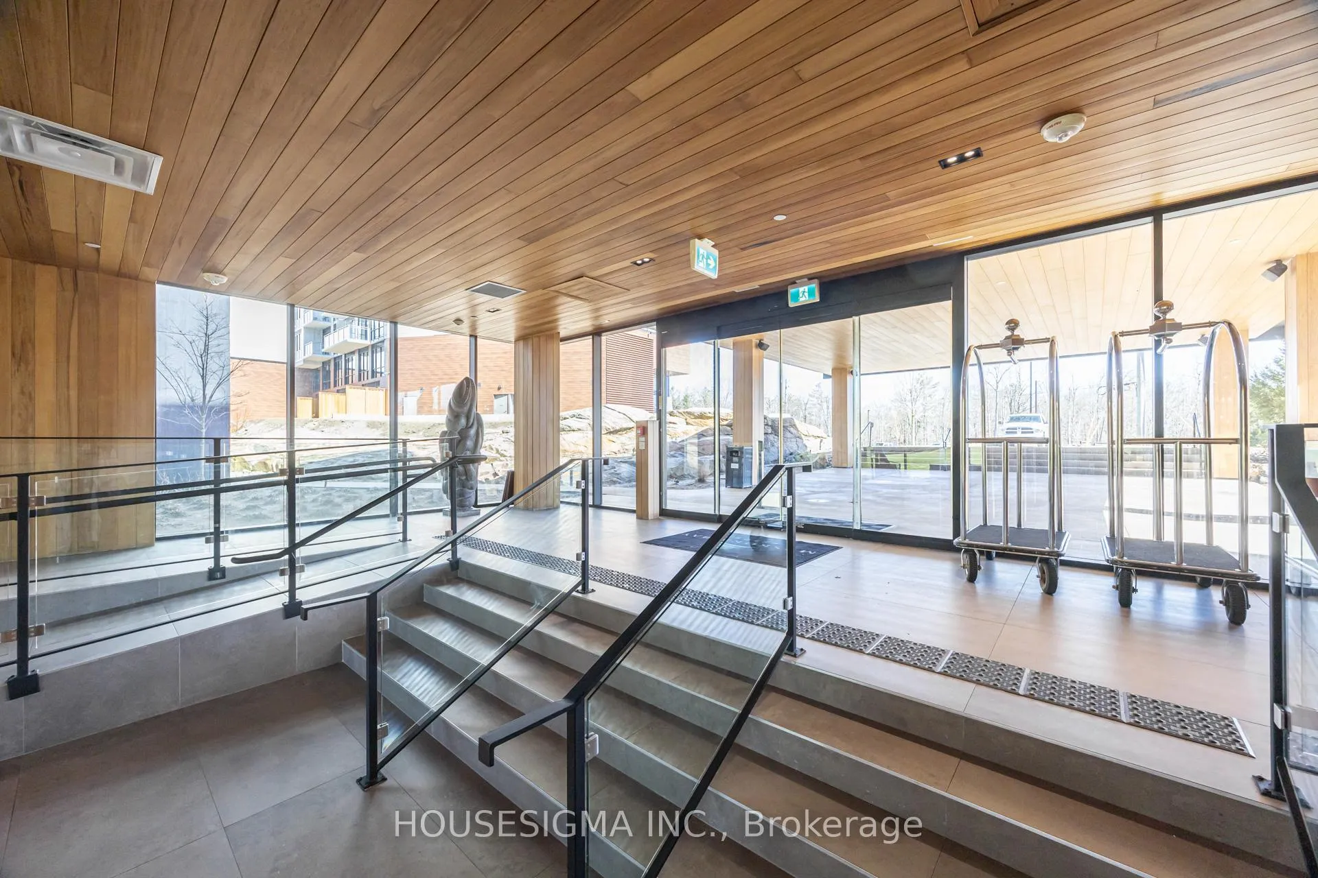 Photo 3 of Unit 313, 120 Carrick Trail, Gravenhurst, Muskoka (S) — HOMEH