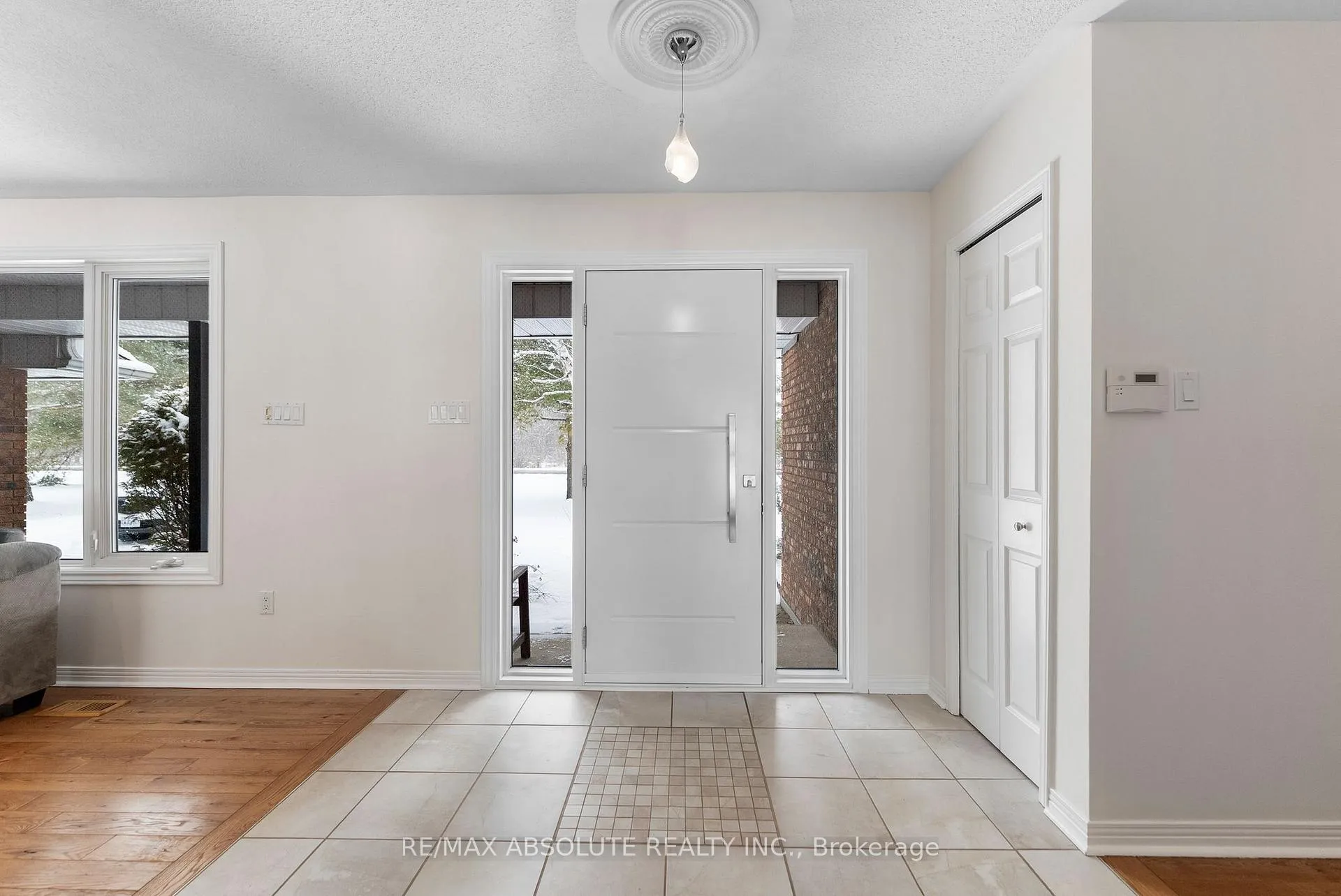 Photo 4 of 213 Calabogie Road, McNab/Braeside, Mcnab/Braeside Twps — HOMEH