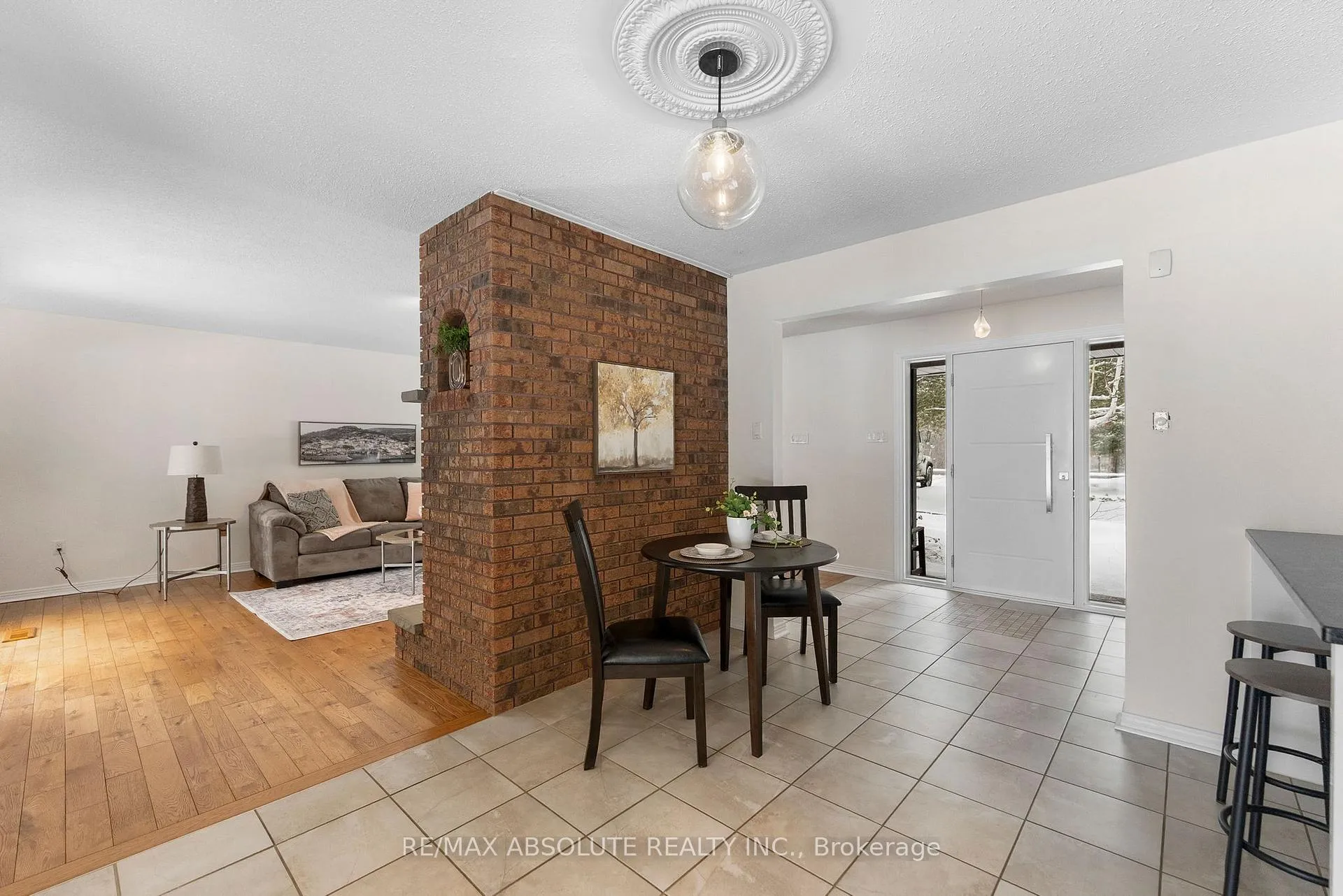 Photo 5 of 213 Calabogie Road, McNab/Braeside, Mcnab/Braeside Twps — HOMEH