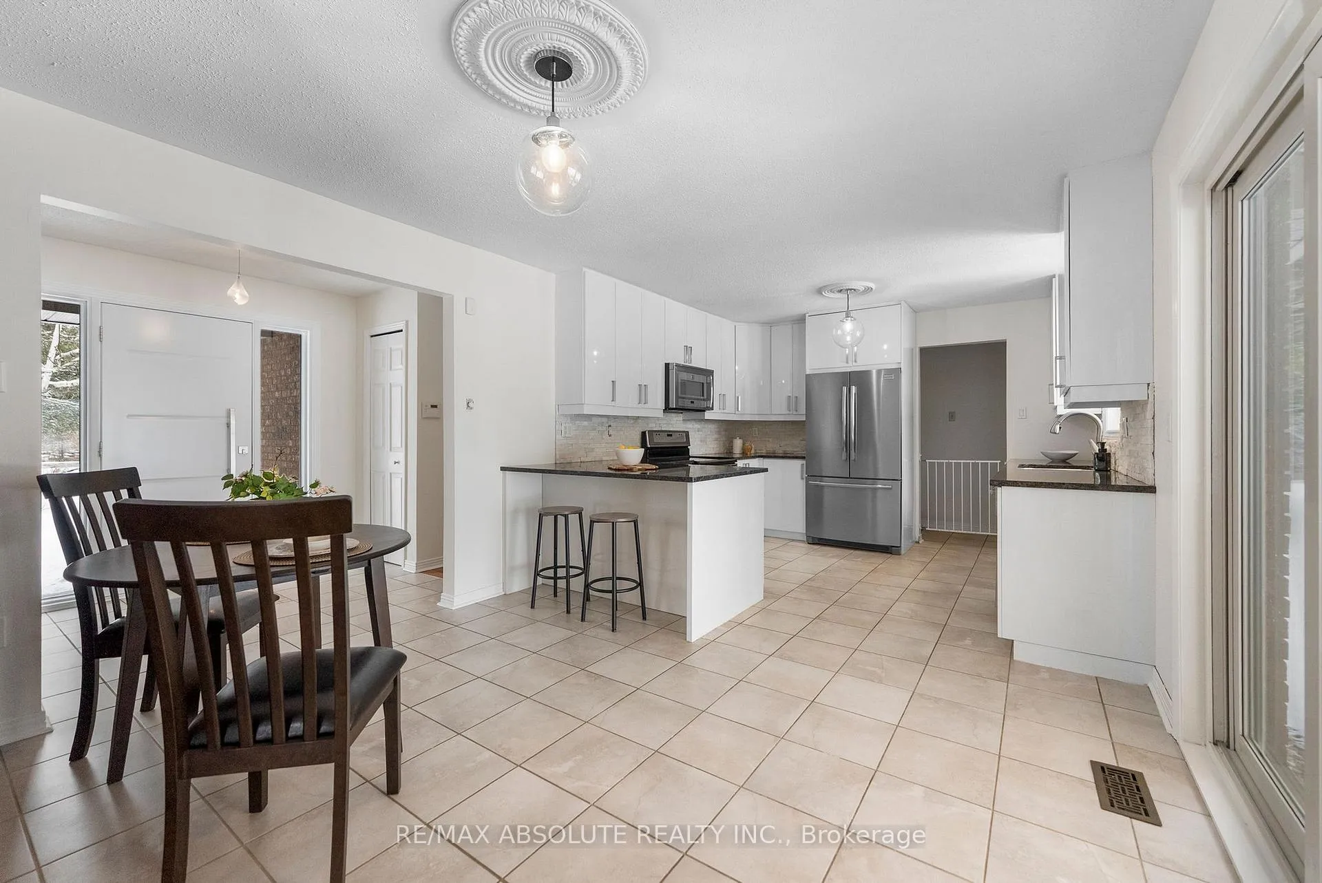 Photo 11 of 213 Calabogie Road, McNab/Braeside, Mcnab/Braeside Twps — HOMEH