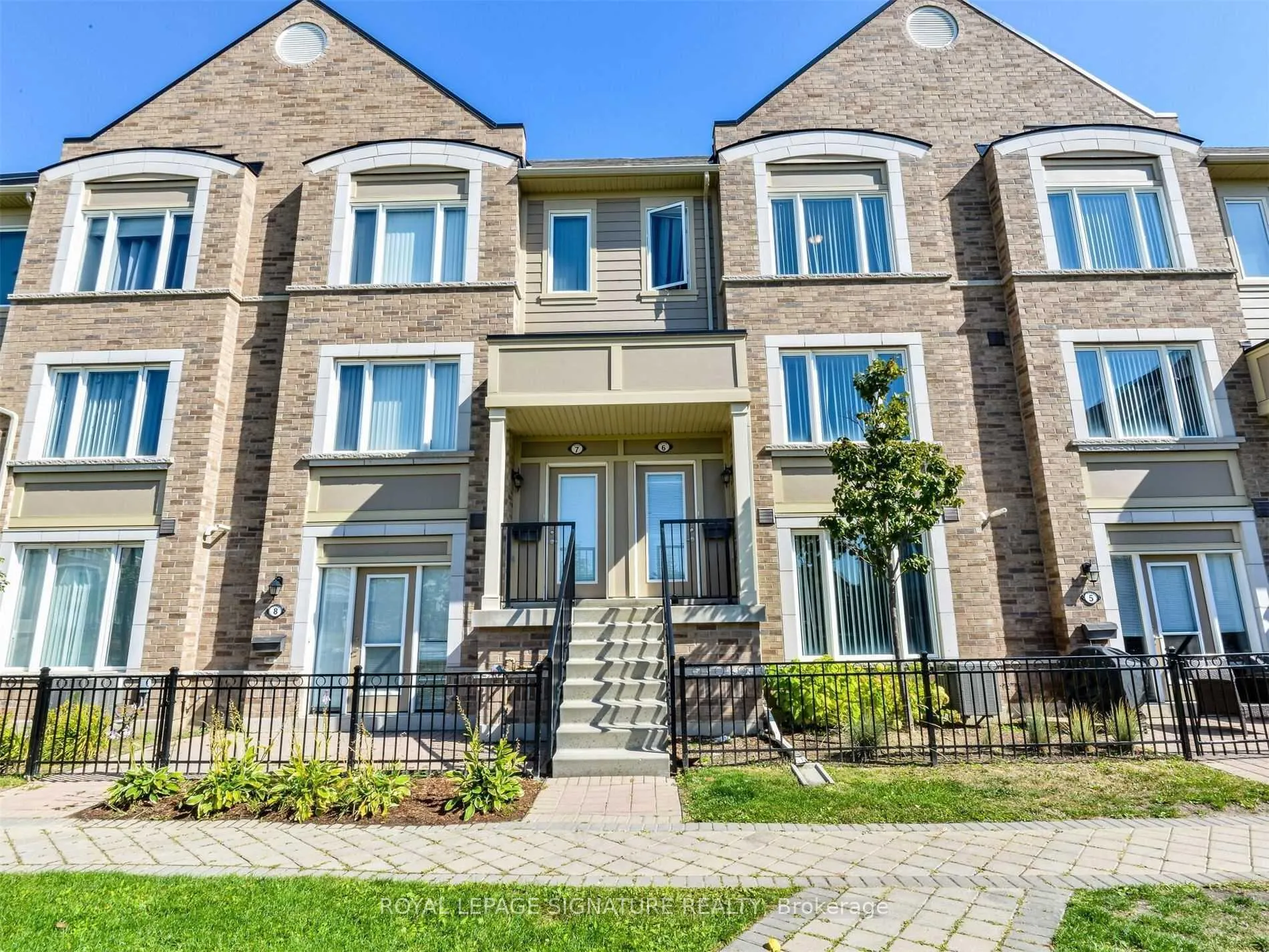 Photo 2 of Unit 6, 3135 Boxford Crescent, Mississauga, Churchill Meadows — HOMEH