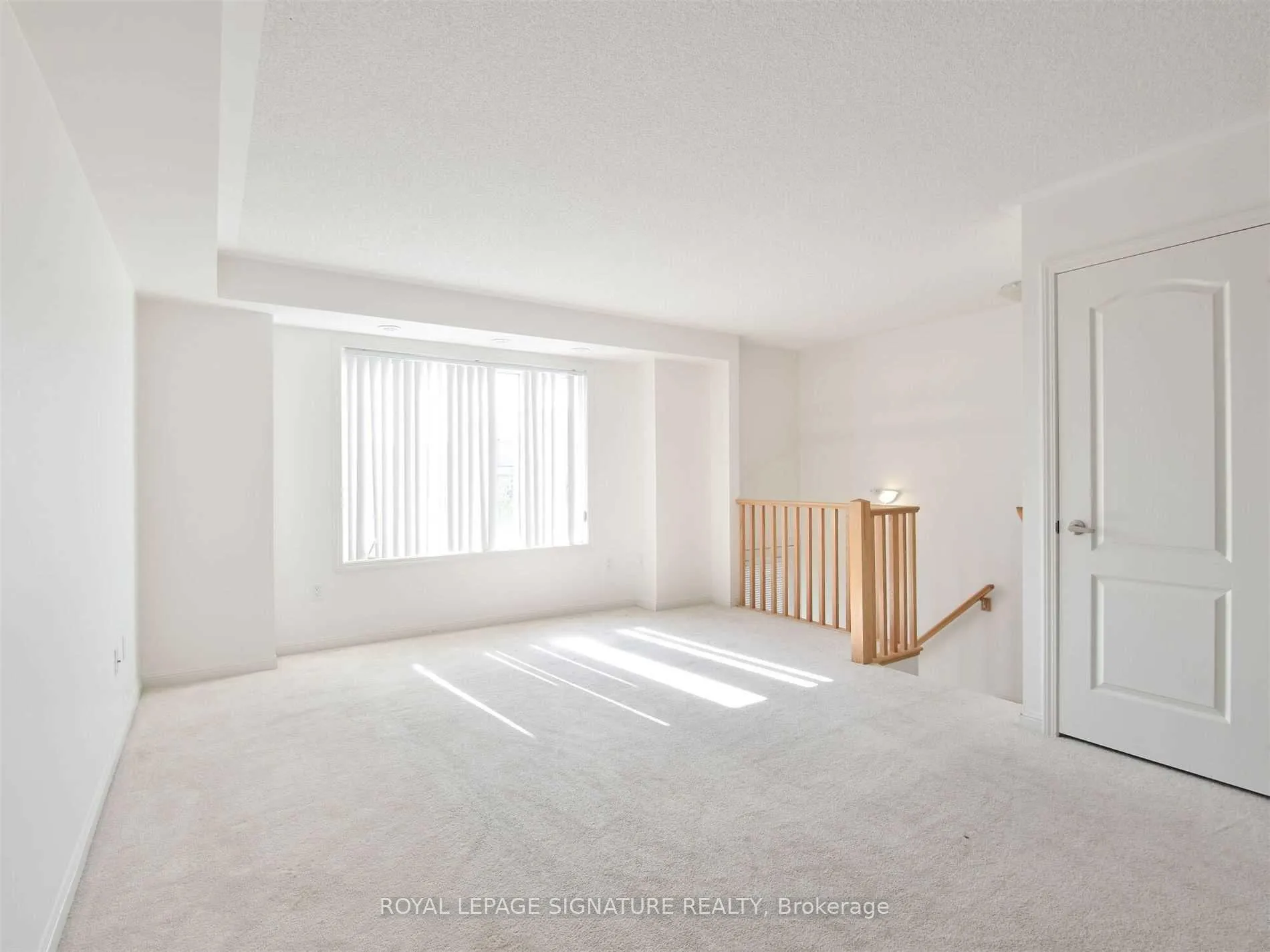 Photo 3 of Unit 6, 3135 Boxford Crescent, Mississauga, Churchill Meadows — HOMEH