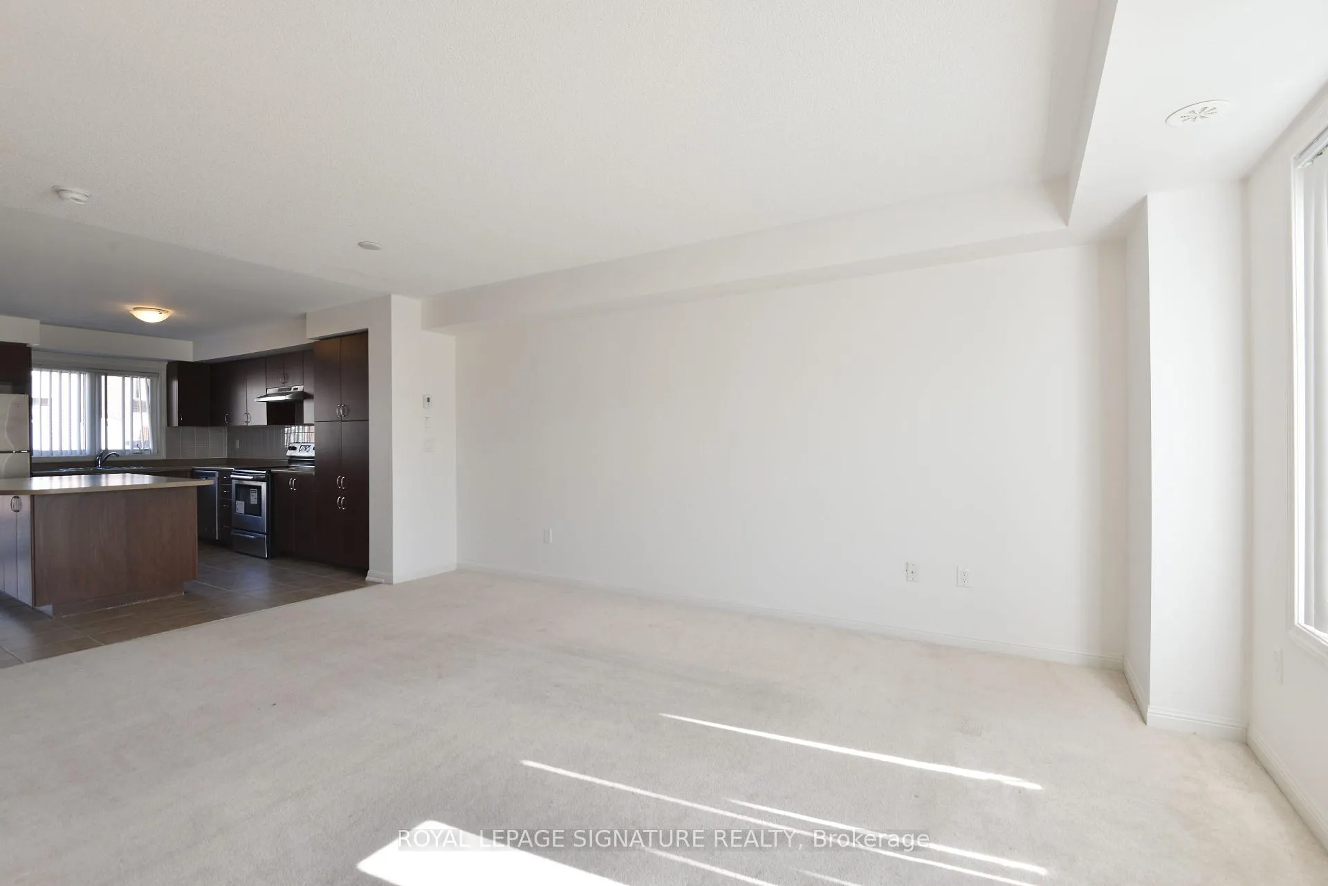 Photo 7 of Unit 6, 3135 Boxford Crescent, Mississauga, Churchill Meadows — HOMEH