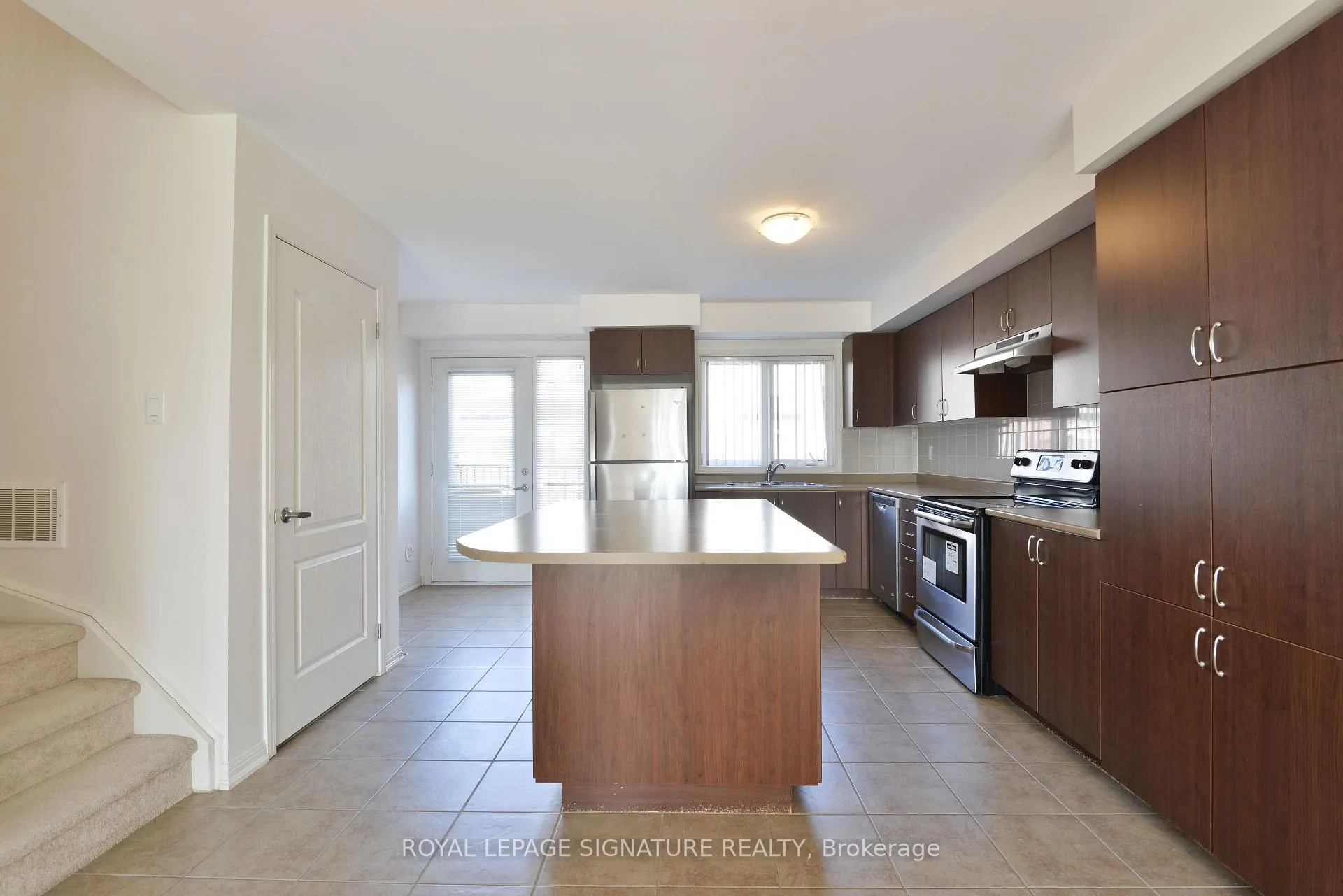 Photo 11 of Unit 6, 3135 Boxford Crescent, Mississauga, Churchill Meadows — HOMEH