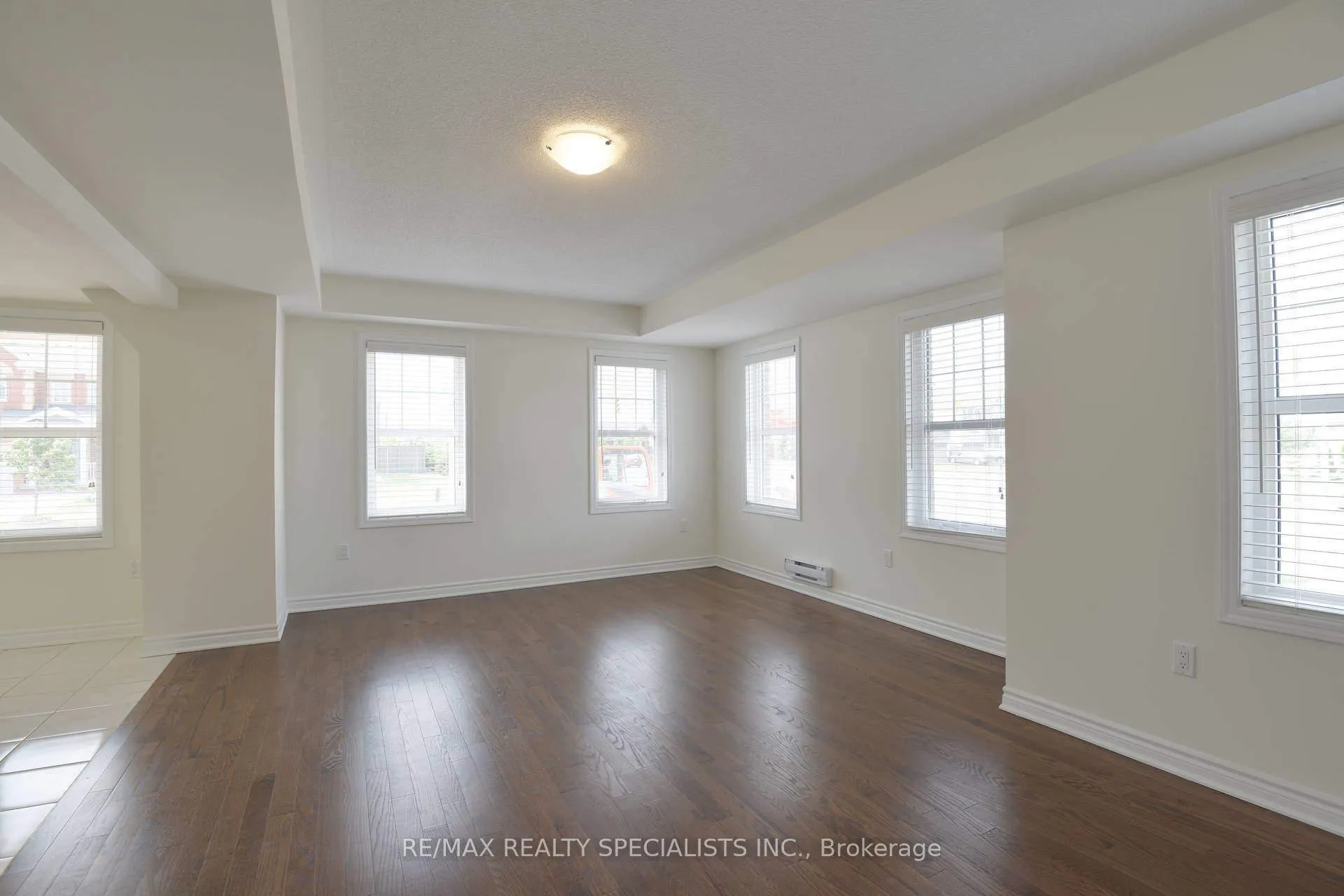 Photo 7 of Unit 171, 1000 Asleton Boulevard, Milton, Willmott — HOMEH
