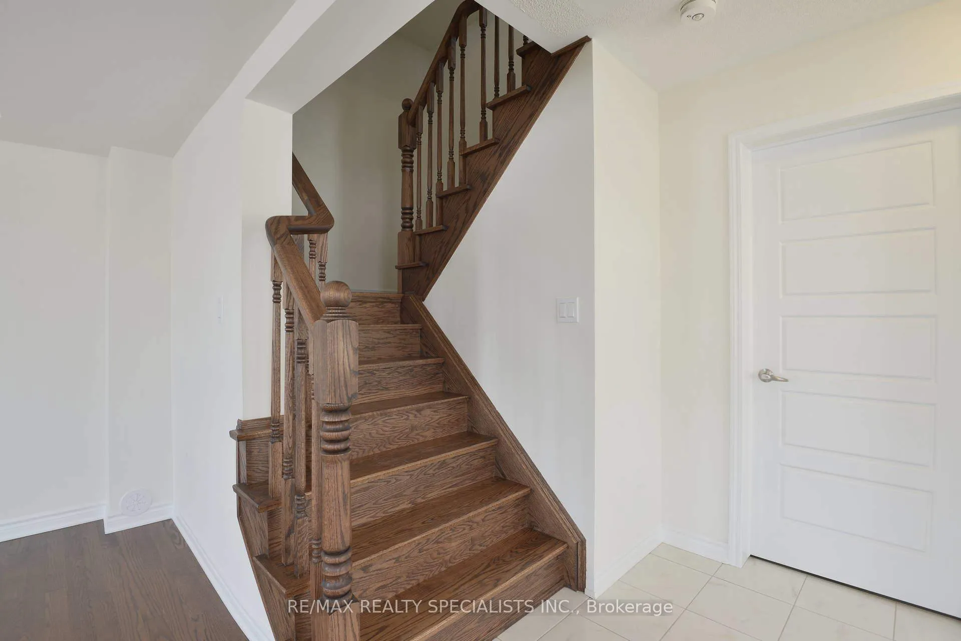 Photo 9 of Unit 171, 1000 Asleton Boulevard, Milton, Willmott — HOMEH