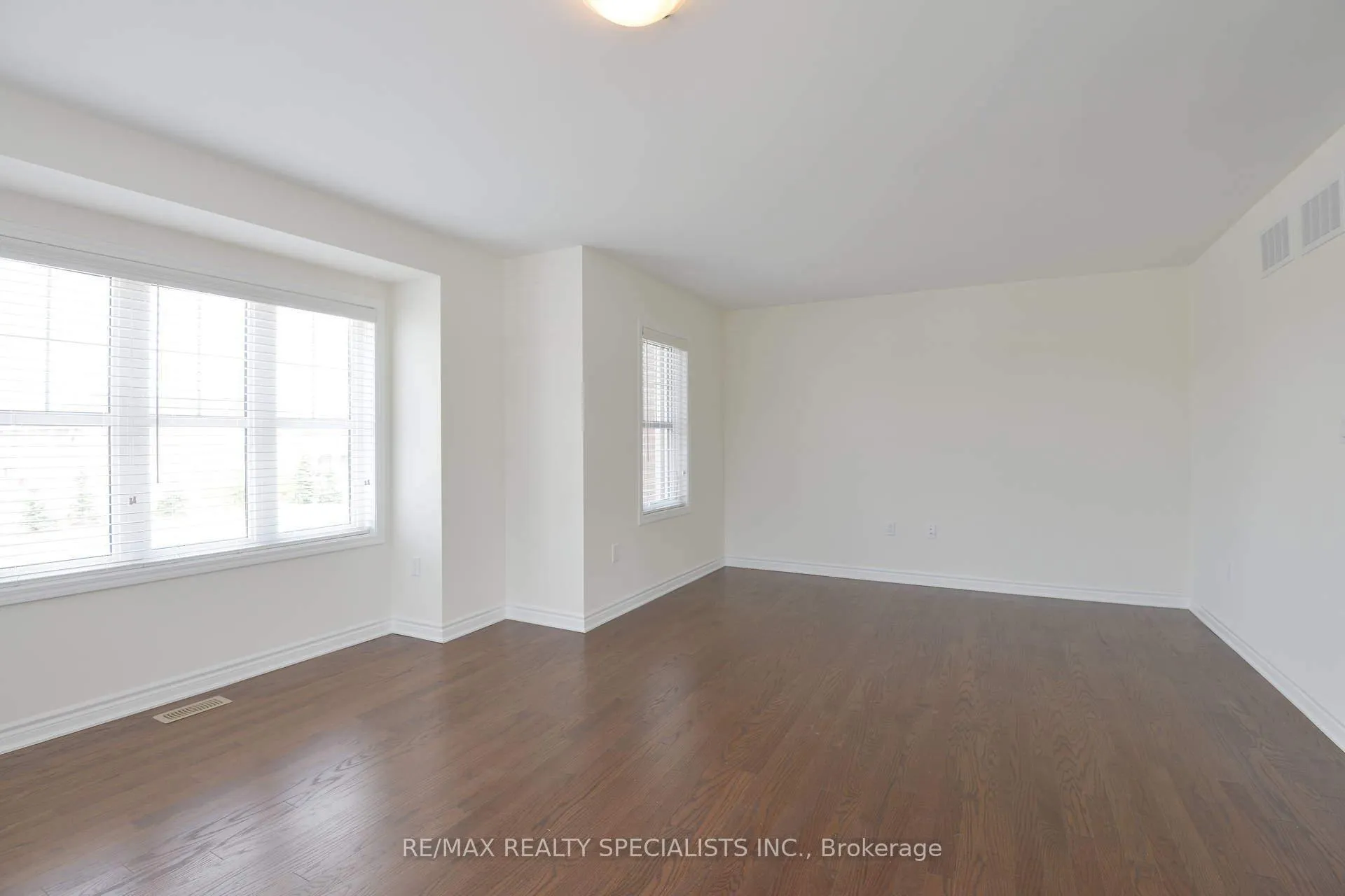 Photo 12 of Unit 171, 1000 Asleton Boulevard, Milton, Willmott — HOMEH
