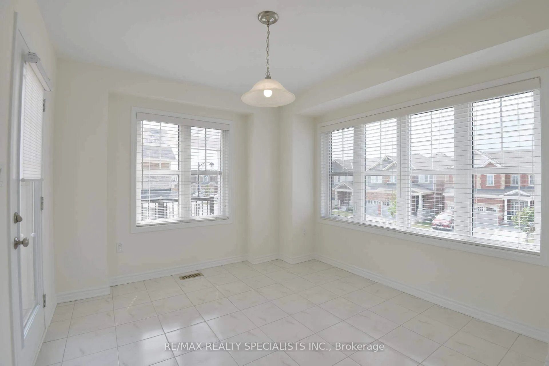 Photo 16 of Unit 171, 1000 Asleton Boulevard, Milton, Willmott — HOMEH