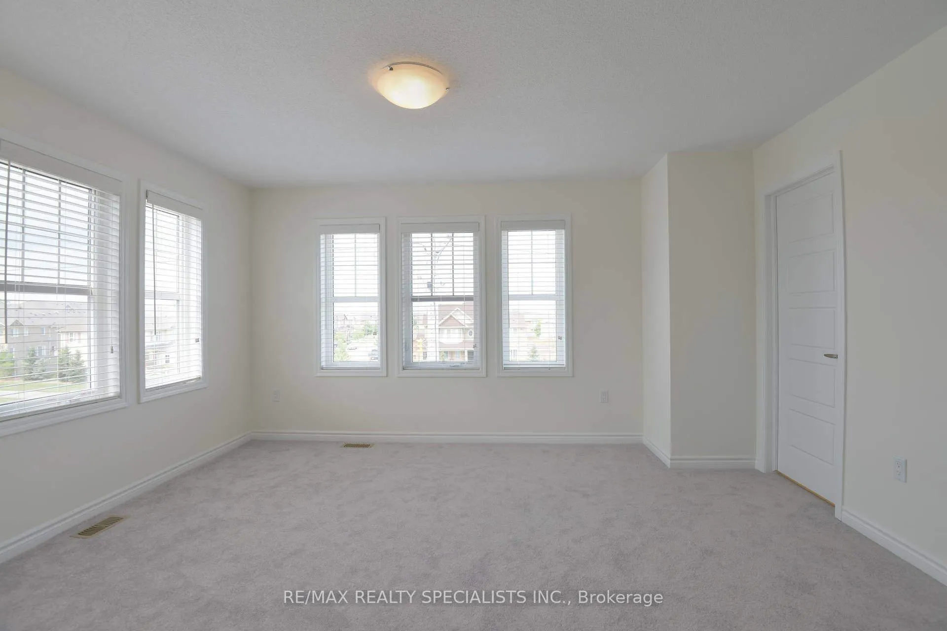 Photo 23 of Unit 171, 1000 Asleton Boulevard, Milton, Willmott — HOMEH
