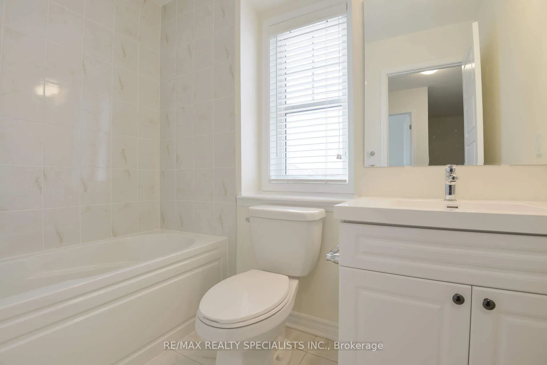 Photo 28 of Unit 171, 1000 Asleton Boulevard, Milton, Willmott — HOMEH