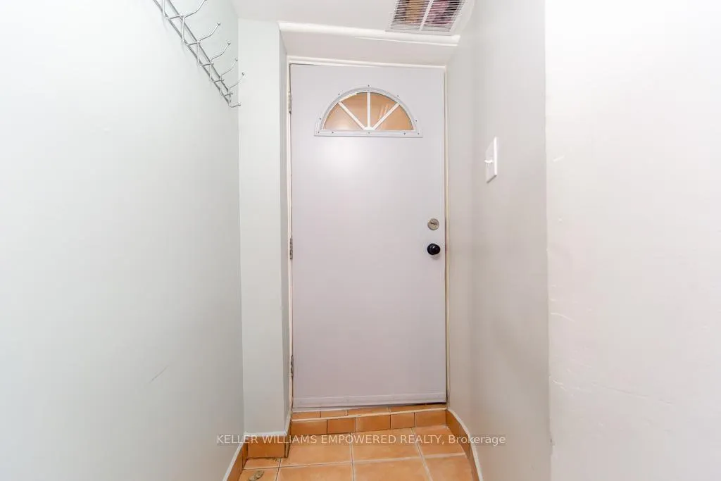 Photo 7 of Unit basement, 44 Northumberland Street, Toronto, Dovercourt-Wallace Emerson-Junction — HOMEH