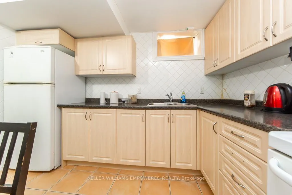 Photo 8 of Unit basement, 44 Northumberland Street, Toronto, Dovercourt-Wallace Emerson-Junction — HOMEH