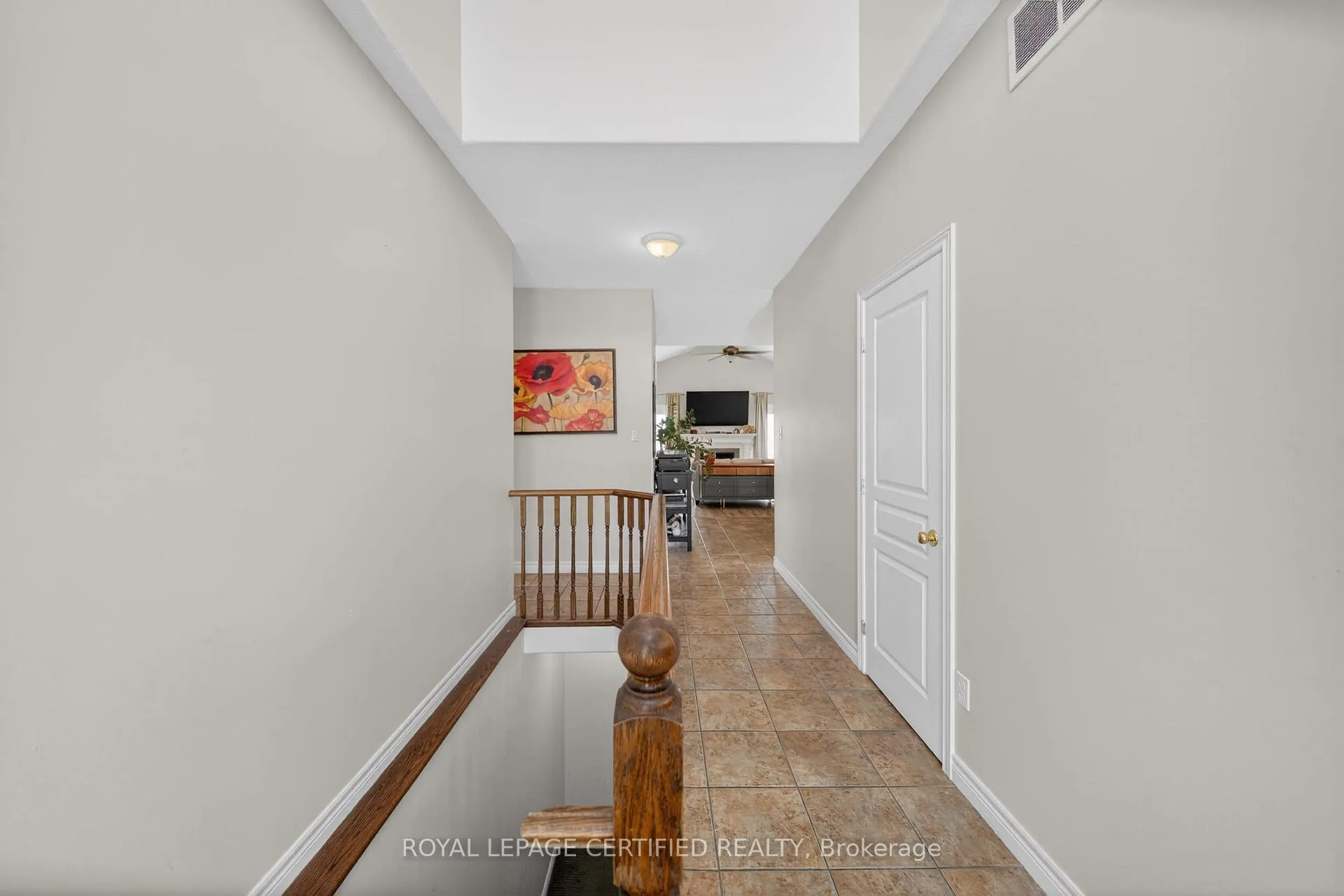 Photo 5 of 91 Candlewood Drive, Hamilton, Stoney Creek Mountain — HOMEH