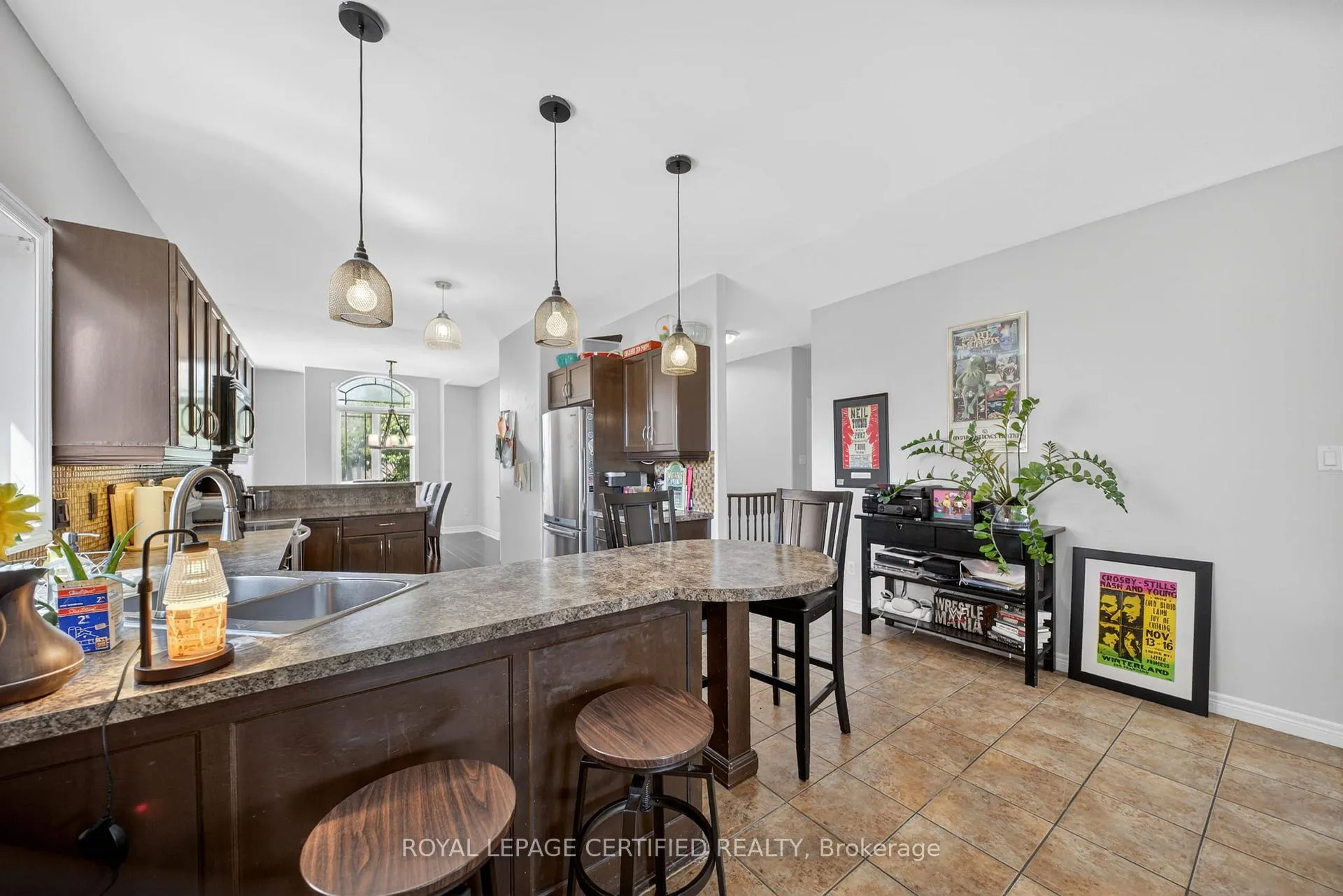 Photo 11 of 91 Candlewood Drive, Hamilton, Stoney Creek Mountain — HOMEH
