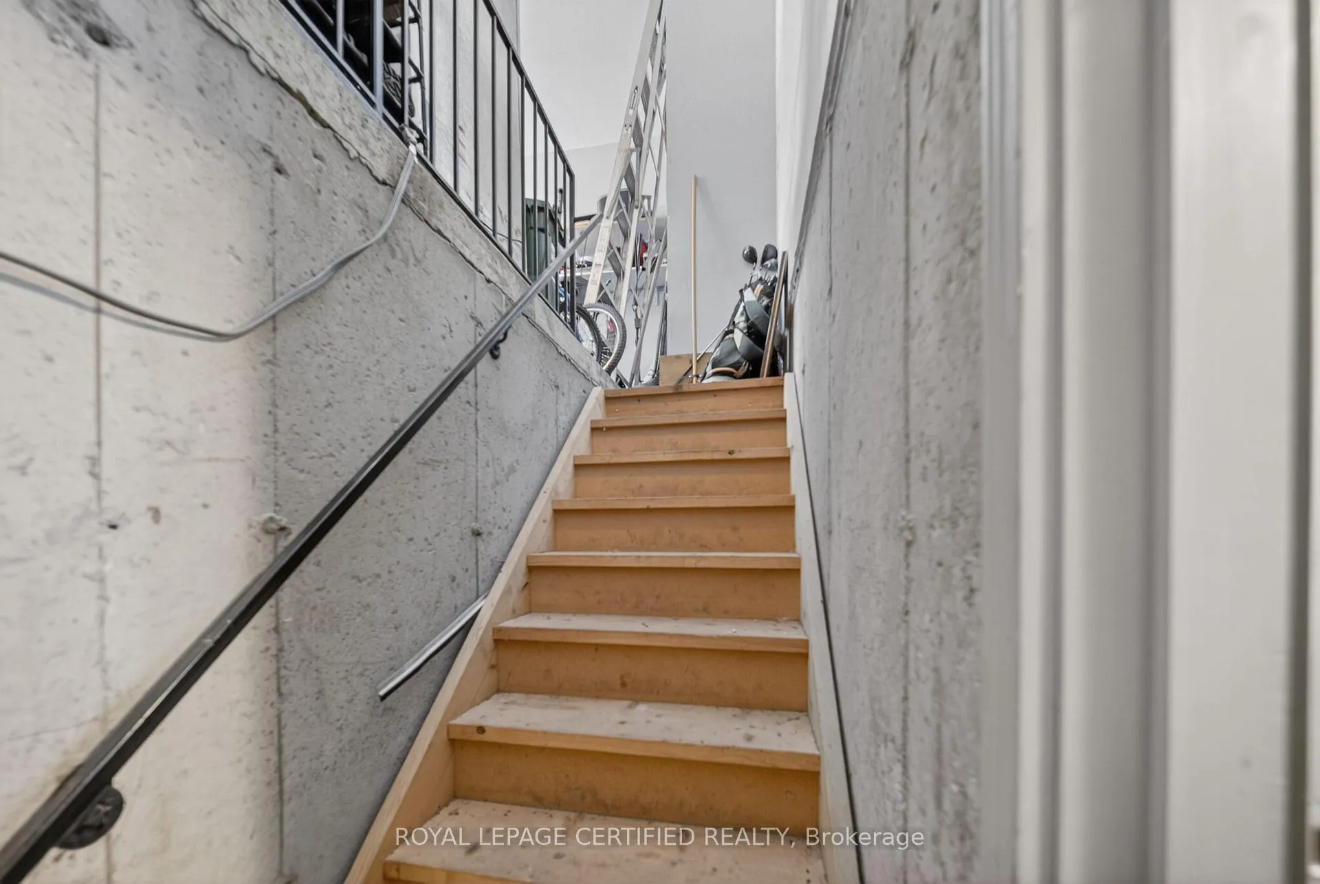 Photo 36 of 91 Candlewood Drive, Hamilton, Stoney Creek Mountain — HOMEH