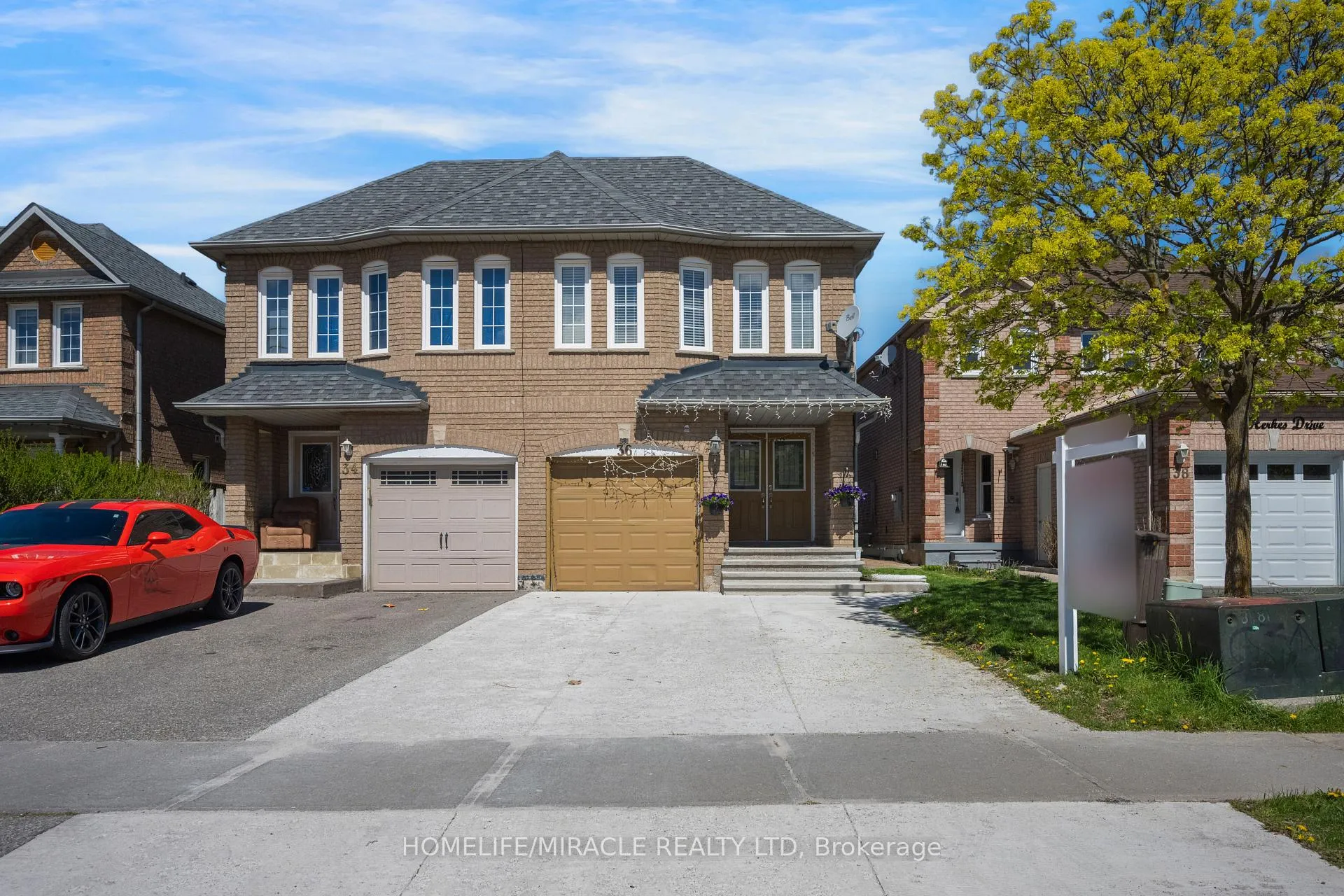 Photo 3 of 36 Herkes Drive, Brampton, Fletcher's West — HOMEH