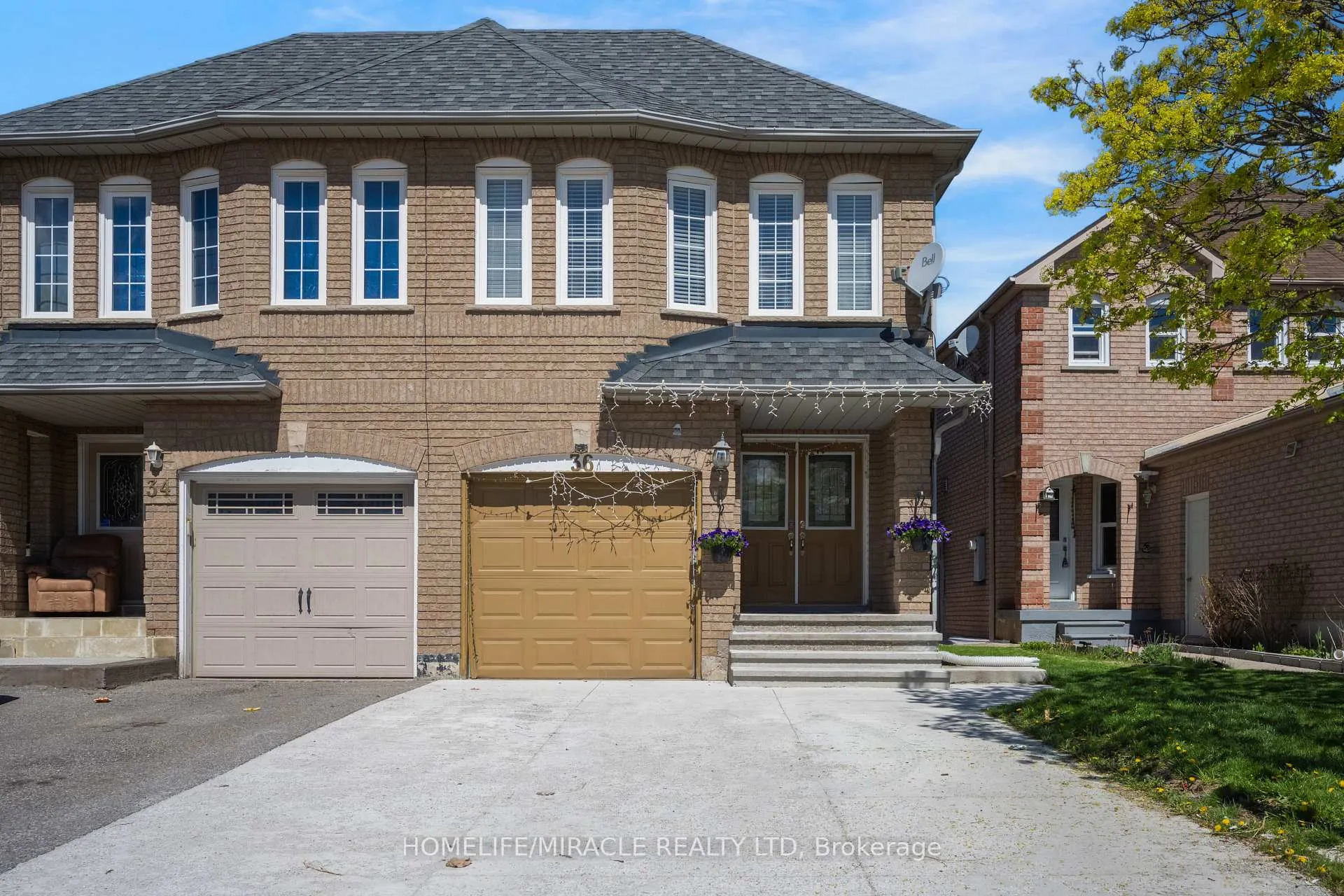 Photo 4 of 36 Herkes Drive, Brampton, Fletcher's West — HOMEH