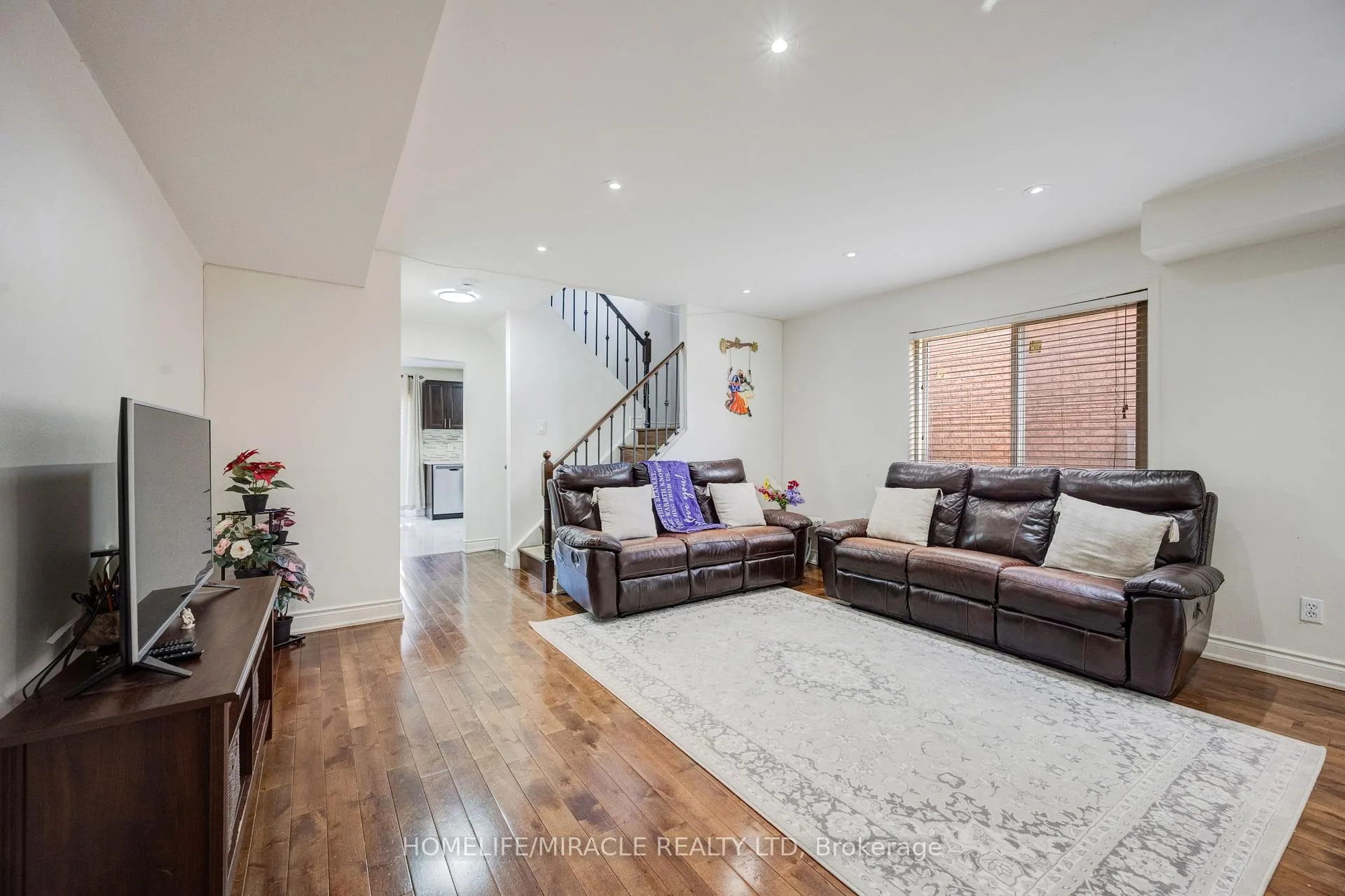 Photo 9 of 36 Herkes Drive, Brampton, Fletcher's West — HOMEH