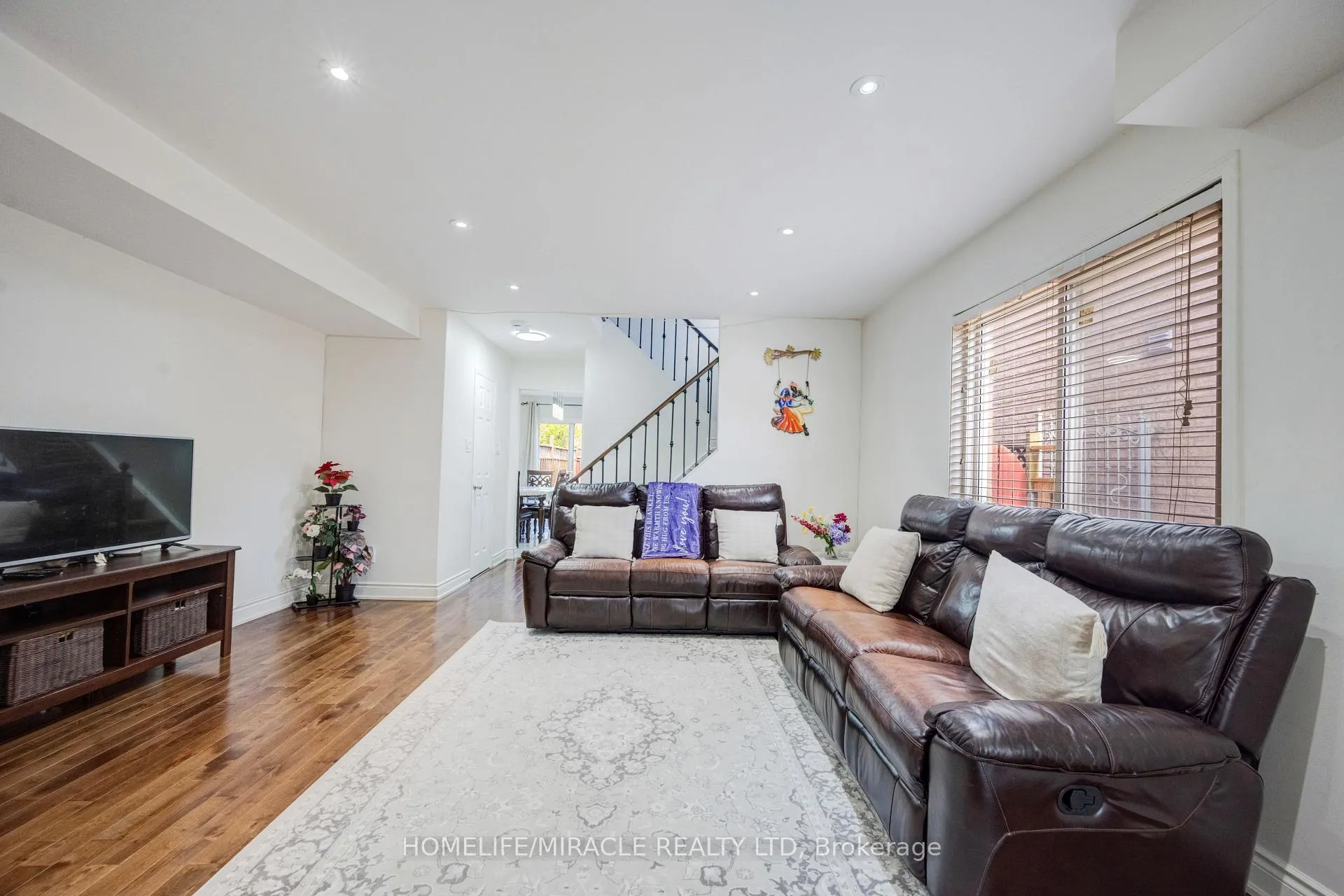 Photo 12 of 36 Herkes Drive, Brampton, Fletcher's West — HOMEH