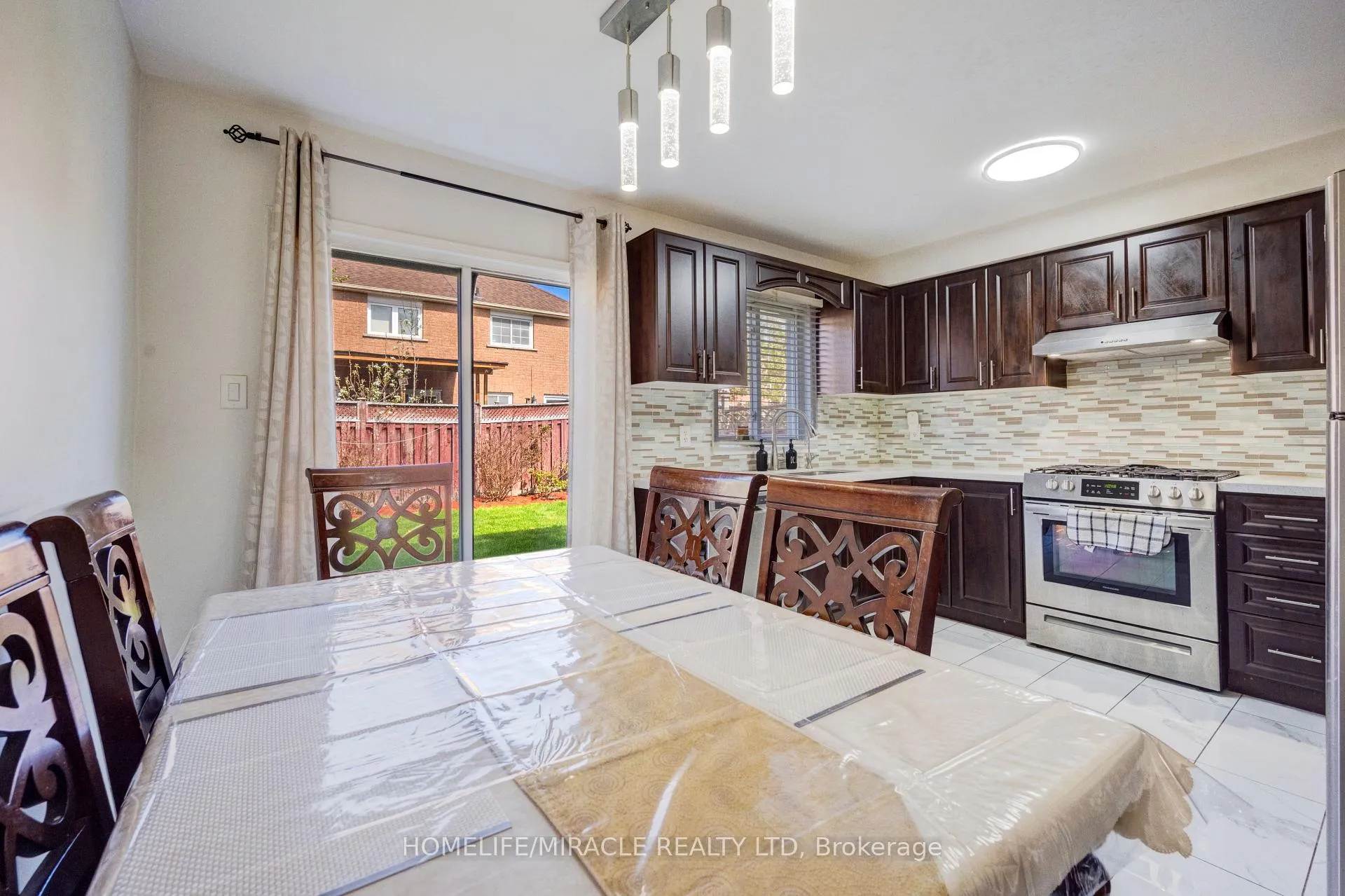 Photo 13 of 36 Herkes Drive, Brampton, Fletcher's West — HOMEH