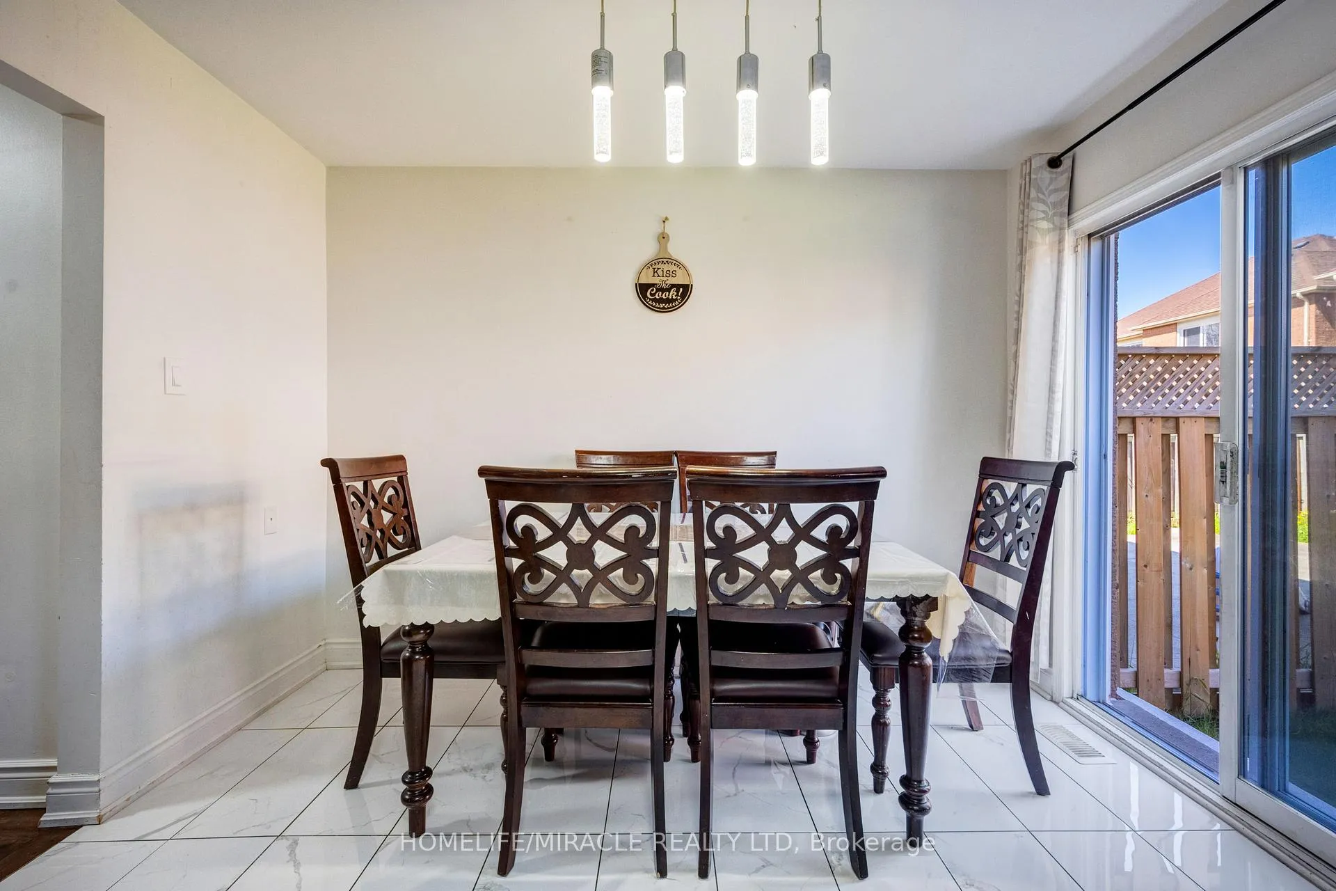 Photo 17 of 36 Herkes Drive, Brampton, Fletcher's West — HOMEH