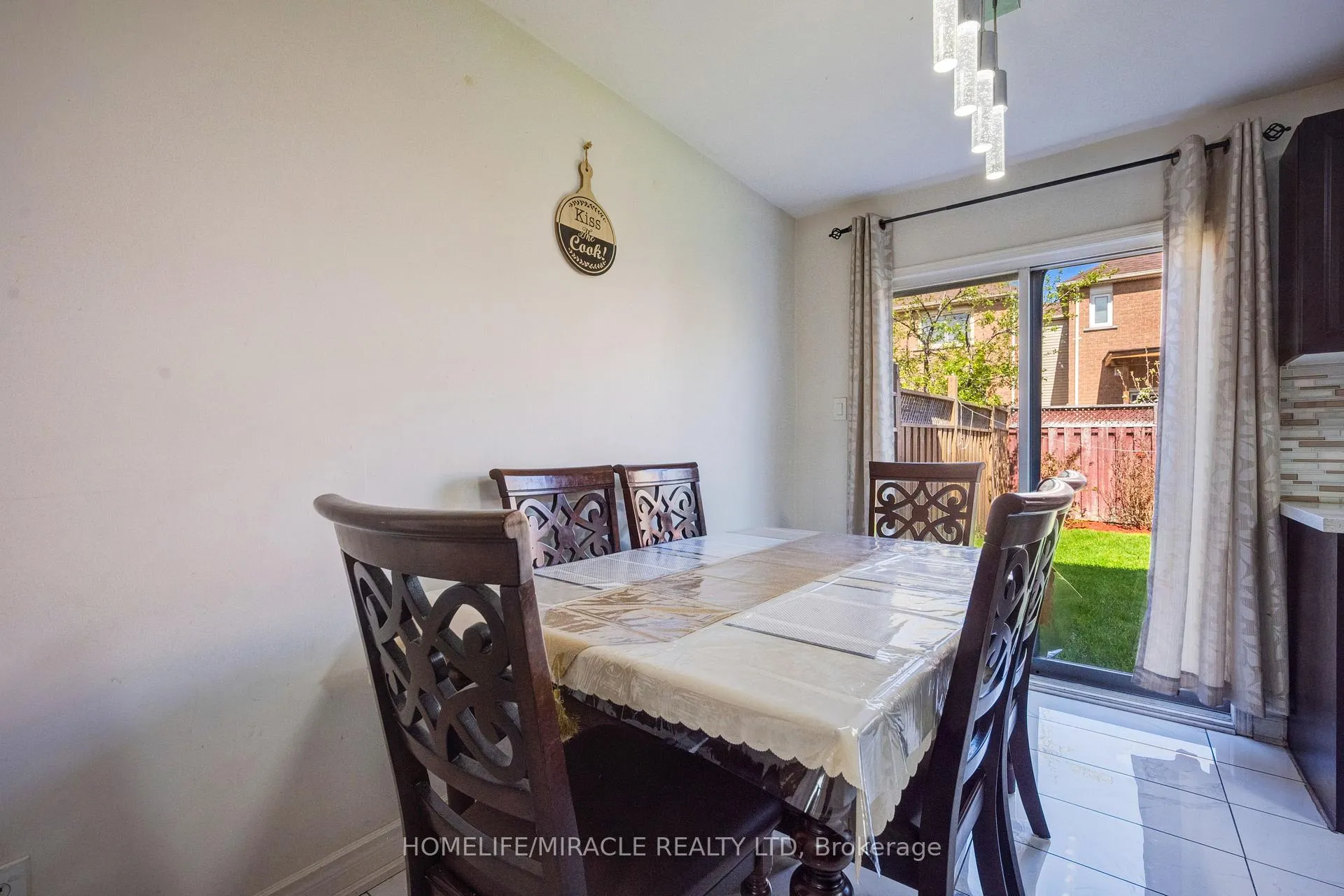 Photo 19 of 36 Herkes Drive, Brampton, Fletcher's West — HOMEH