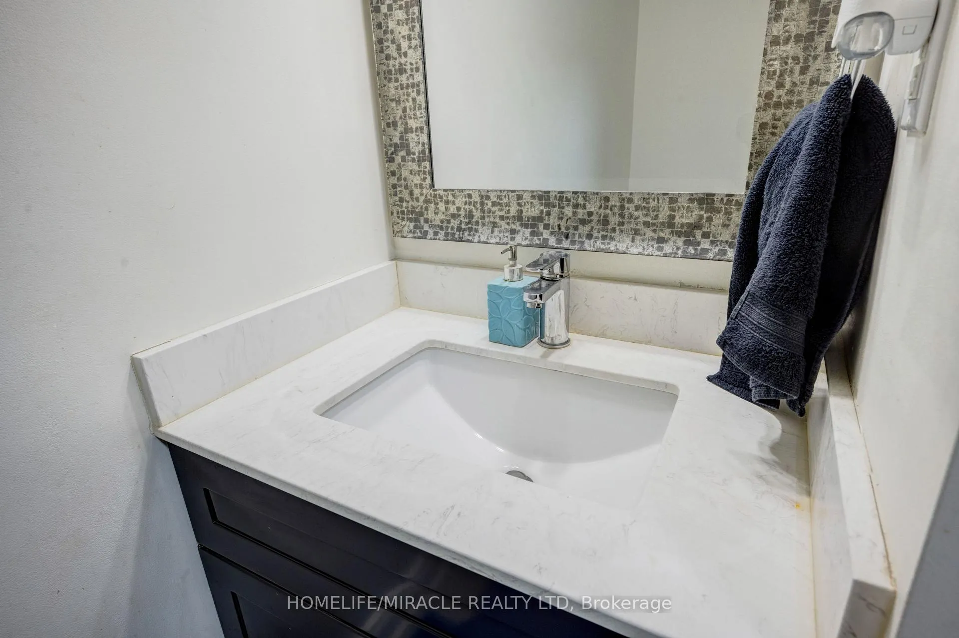 Photo 20 of 36 Herkes Drive, Brampton, Fletcher's West — HOMEH