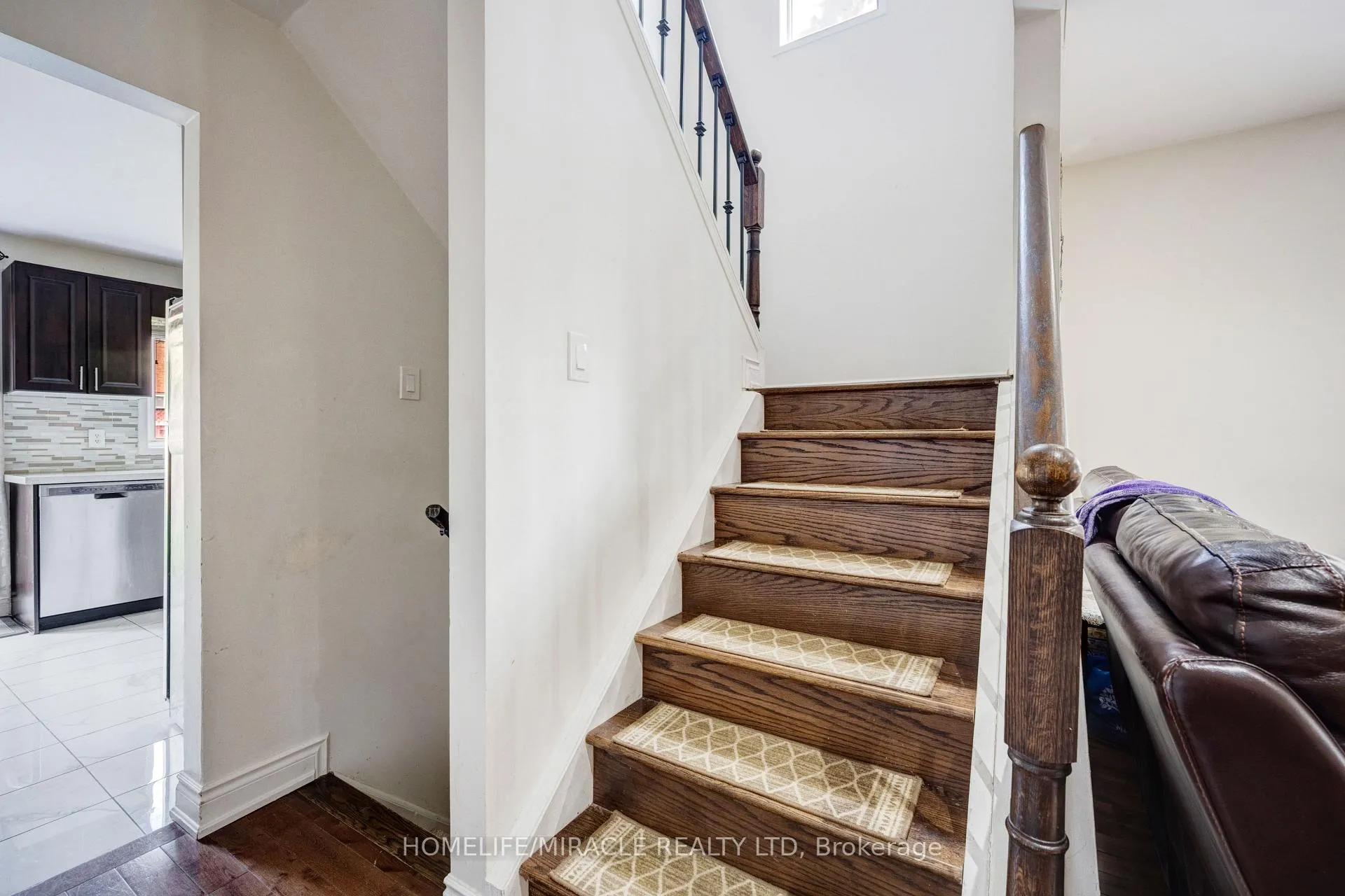 Photo 21 of 36 Herkes Drive, Brampton, Fletcher's West — HOMEH