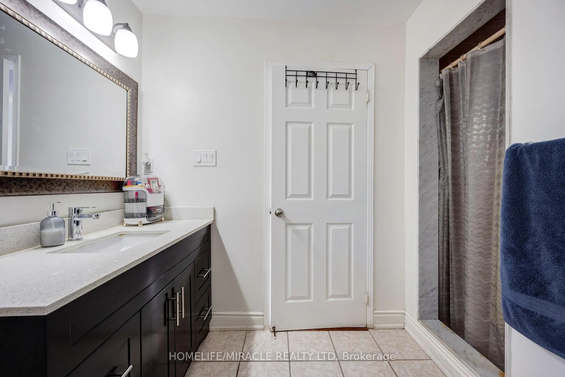 Photo 28 of 36 Herkes Drive, Brampton, Fletcher's West — HOMEH
