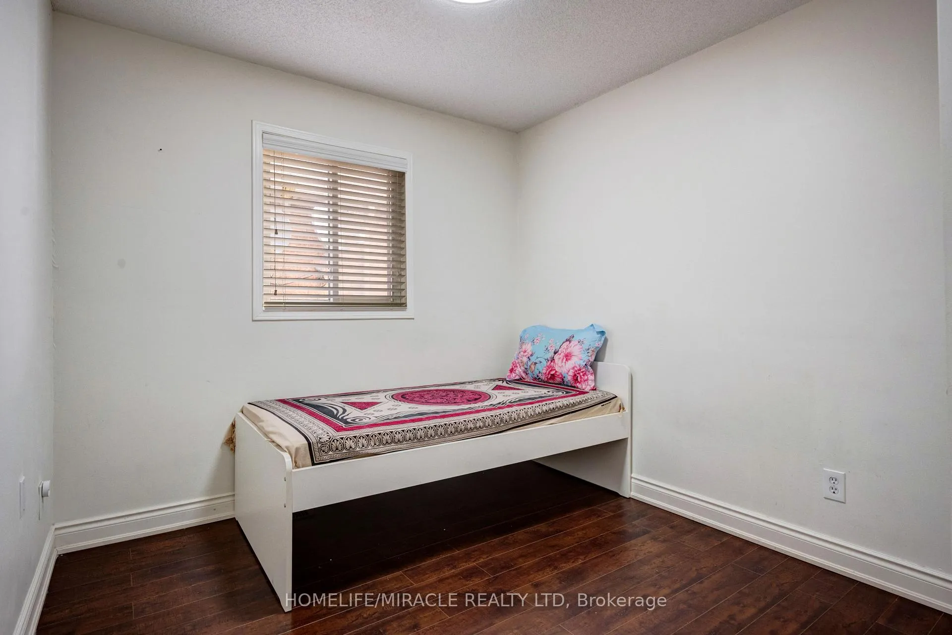 Photo 29 of 36 Herkes Drive, Brampton, Fletcher's West — HOMEH