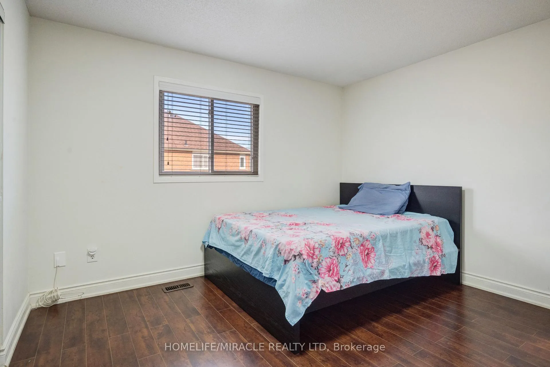 Photo 32 of 36 Herkes Drive, Brampton, Fletcher's West — HOMEH