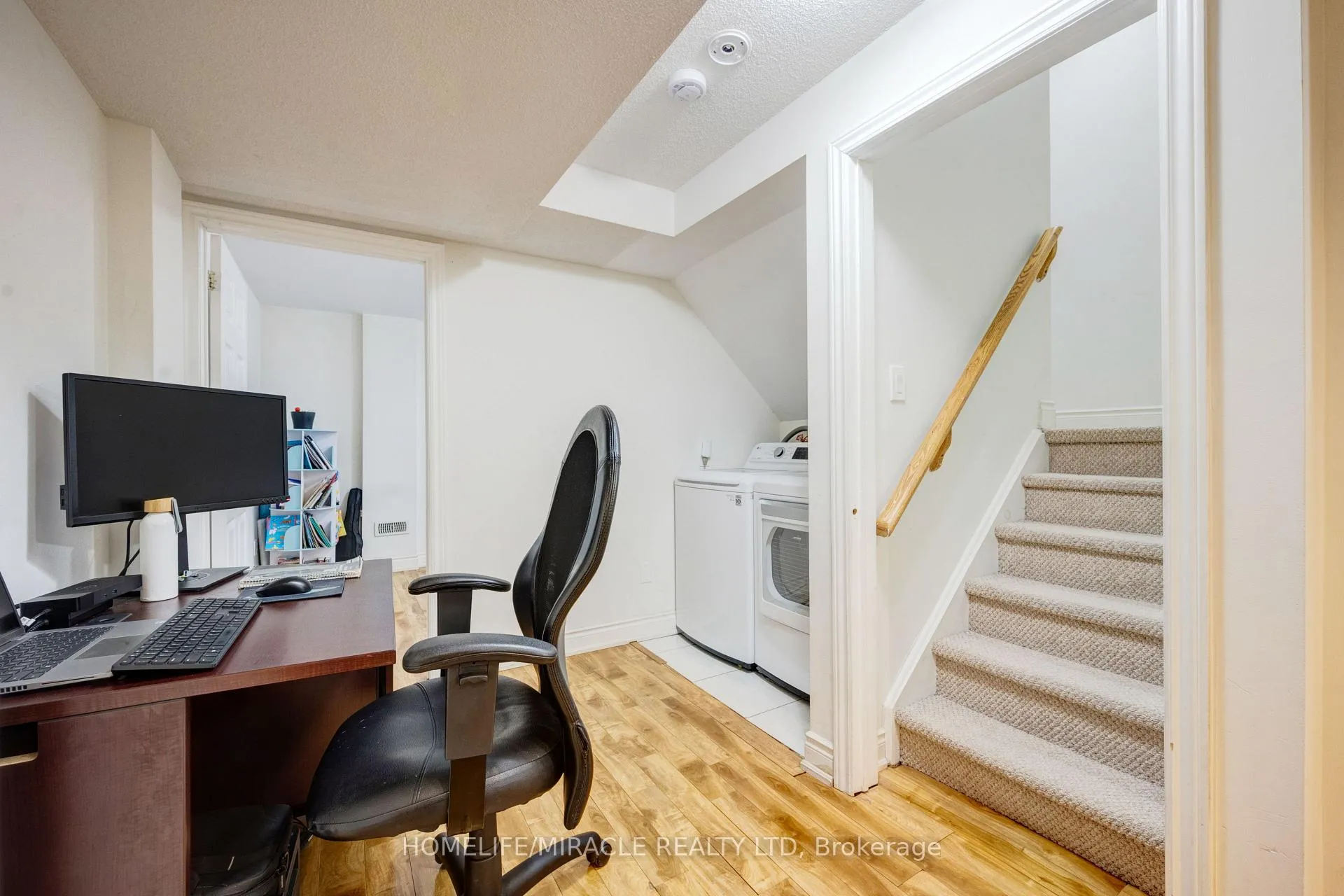 Photo 35 of 36 Herkes Drive, Brampton, Fletcher's West — HOMEH