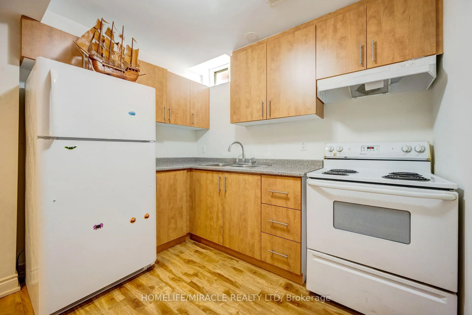 Photo 37 of 36 Herkes Drive, Brampton, Fletcher's West — HOMEH