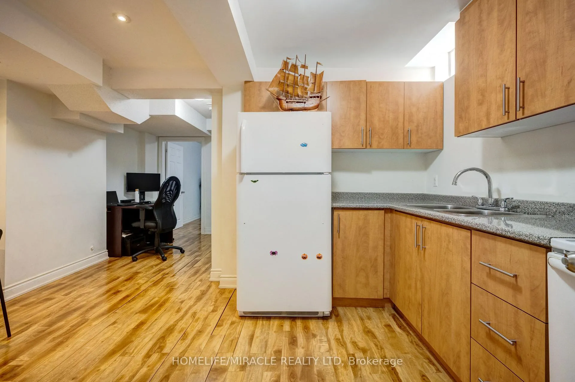 Photo 38 of 36 Herkes Drive, Brampton, Fletcher's West — HOMEH