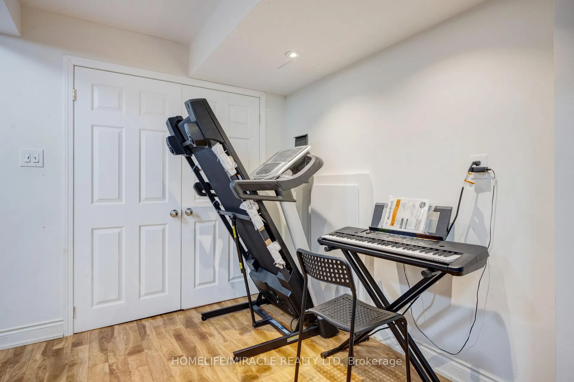 Photo 40 of 36 Herkes Drive, Brampton, Fletcher's West — HOMEH