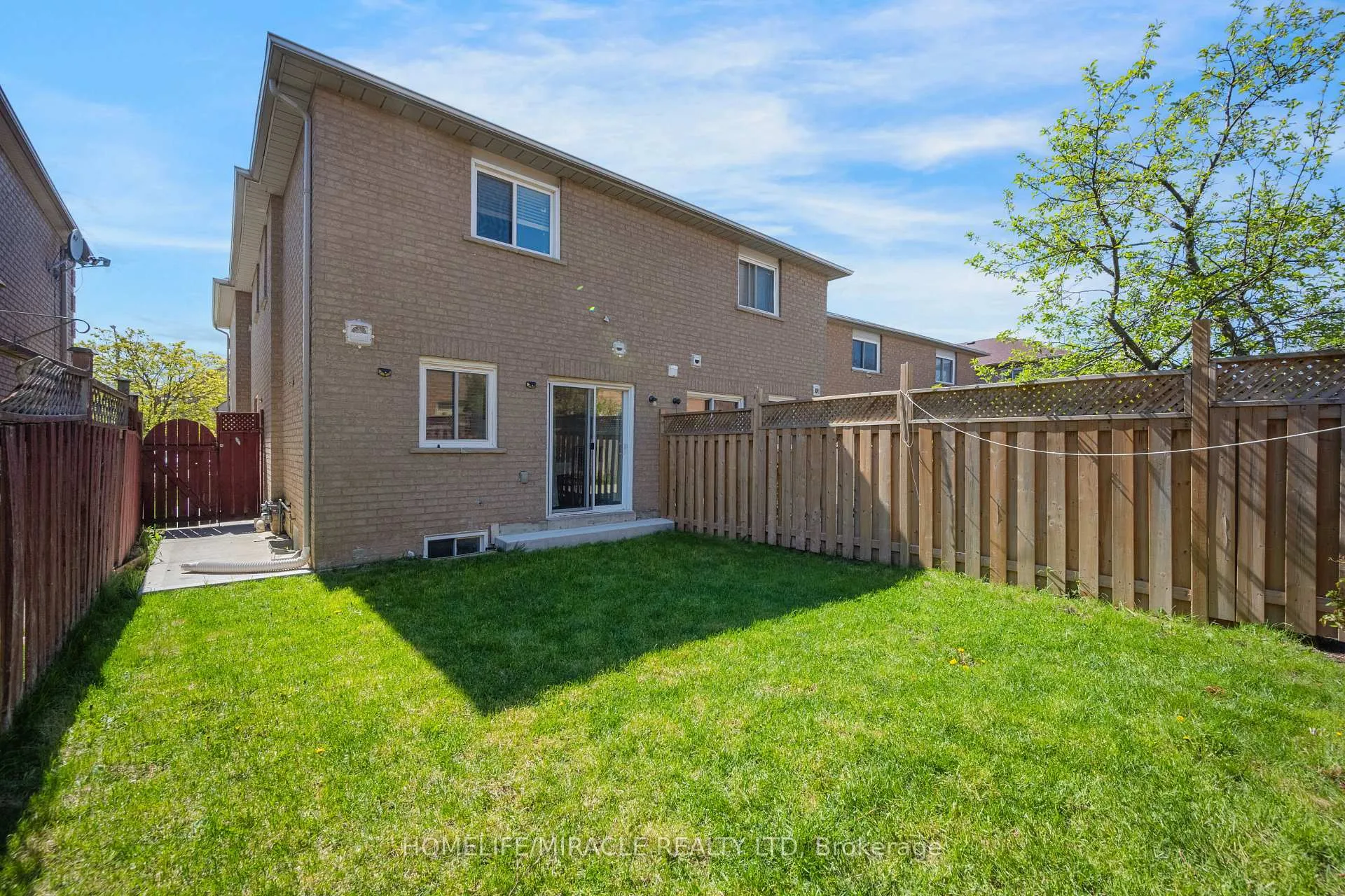 Photo 48 of 36 Herkes Drive, Brampton, Fletcher's West — HOMEH