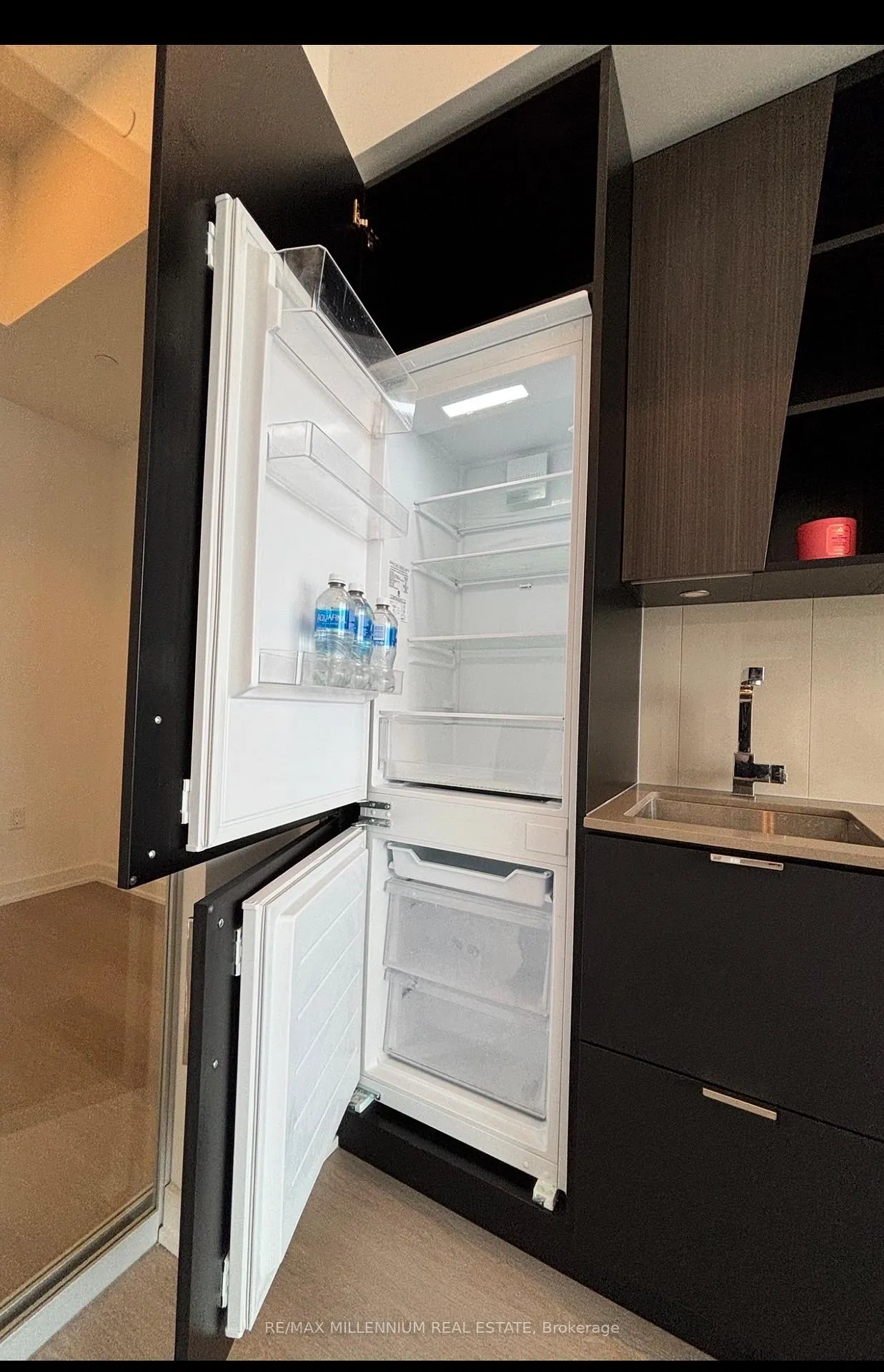 Photo 8 of Unit 5904, 3883 Quartz Road, Mississauga, City Centre — HOMEH