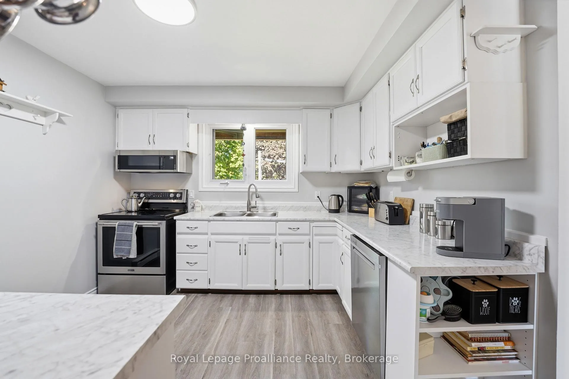 Photo 8 of 63 O'Hare Street, Belleville, Belleville Ward — HOMEH