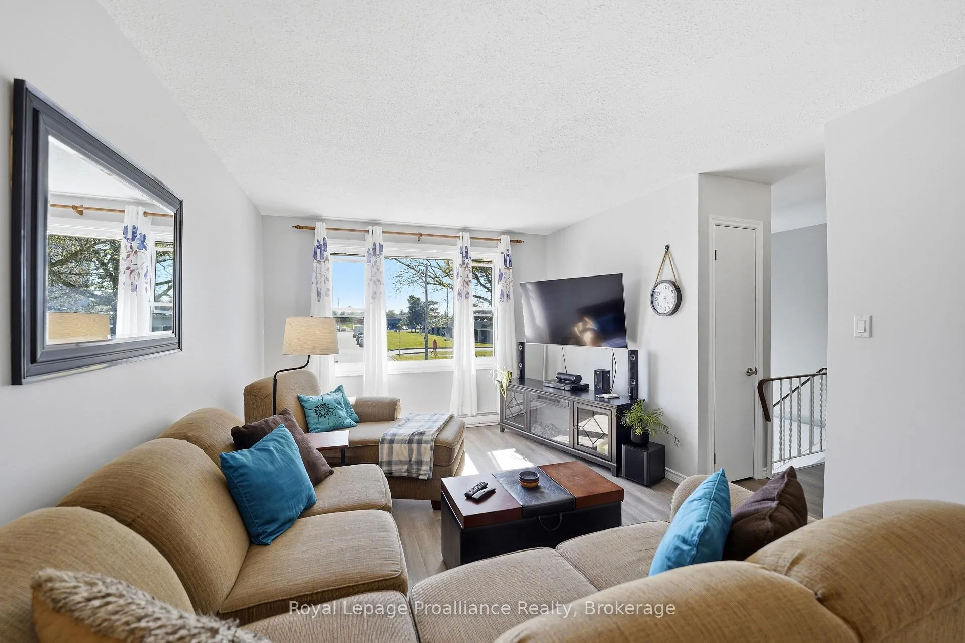 Photo 14 of 63 O'Hare Street, Belleville, Belleville Ward — HOMEH