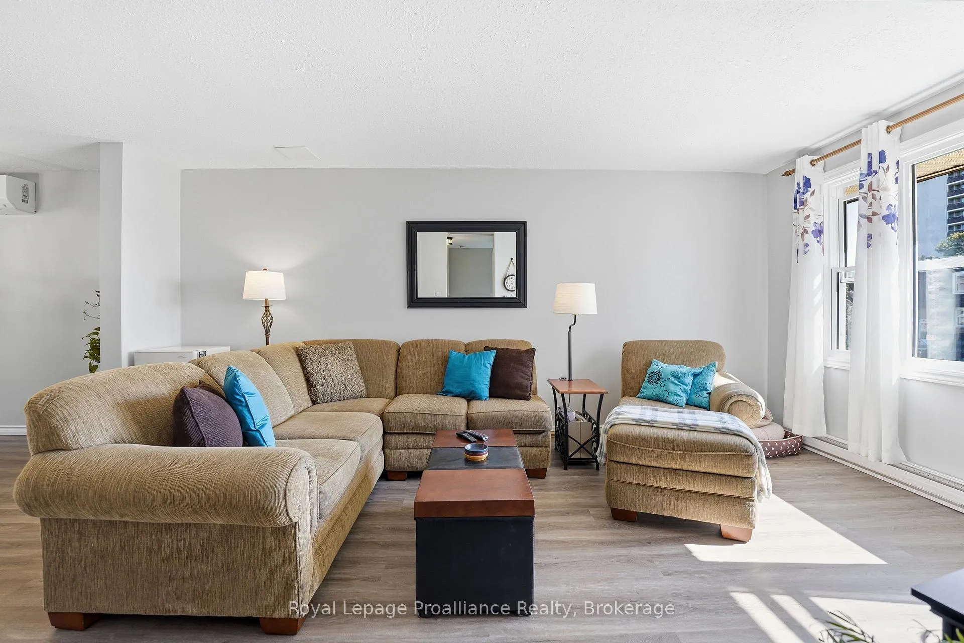 Photo 15 of 63 O'Hare Street, Belleville, Belleville Ward — HOMEH