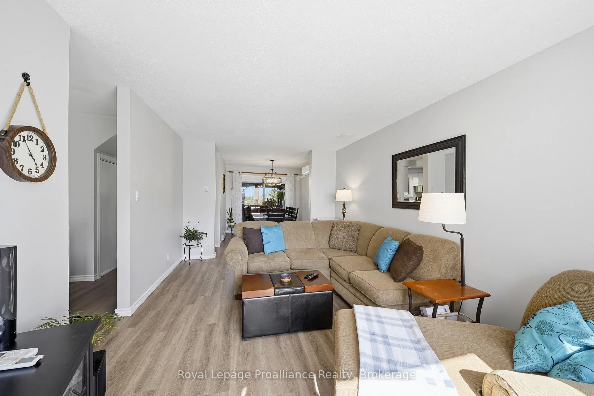 Photo 17 of 63 O'Hare Street, Belleville, Belleville Ward — HOMEH