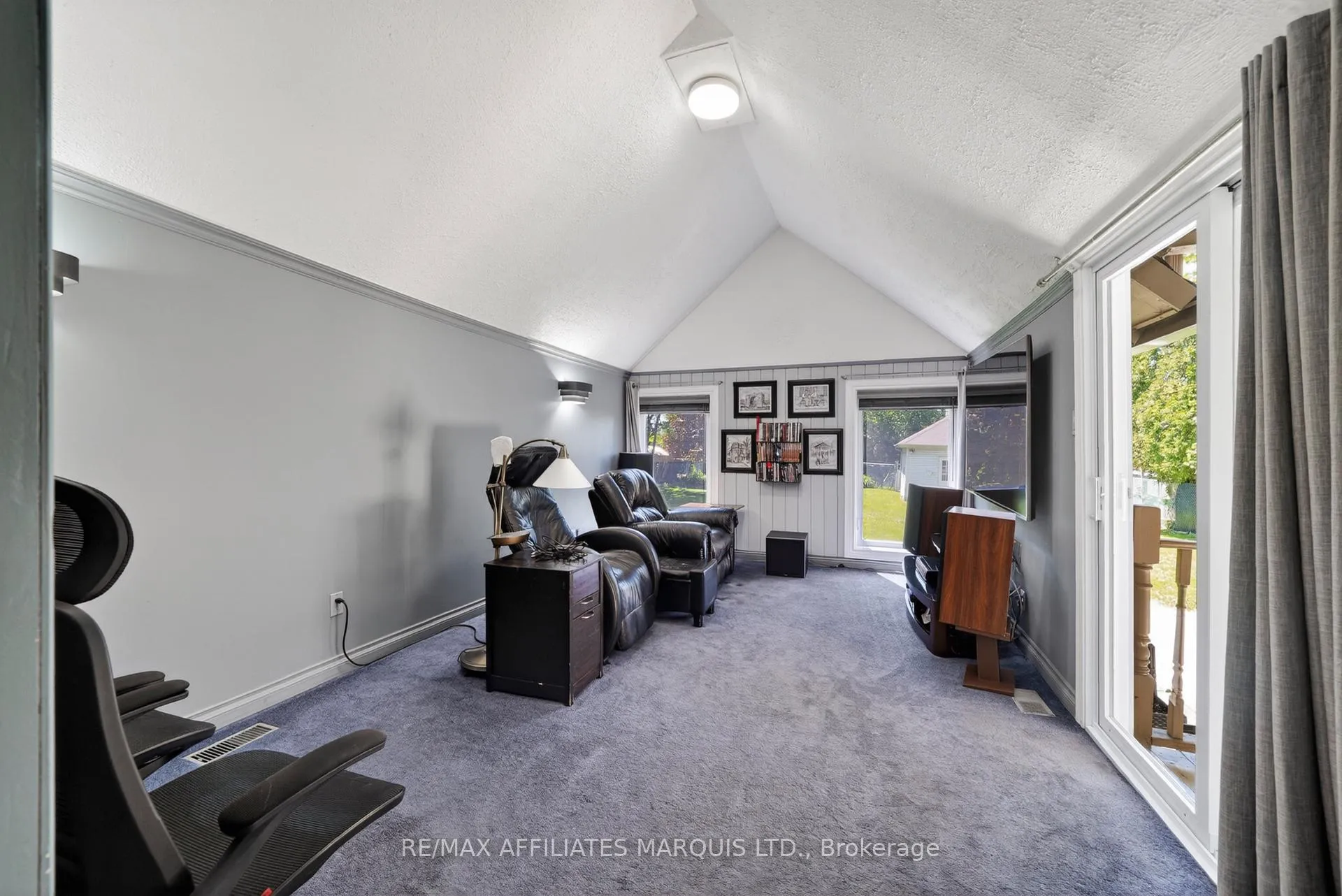 Photo 18 of 127 Lawrence Avenue, Cornwall — HOMEH