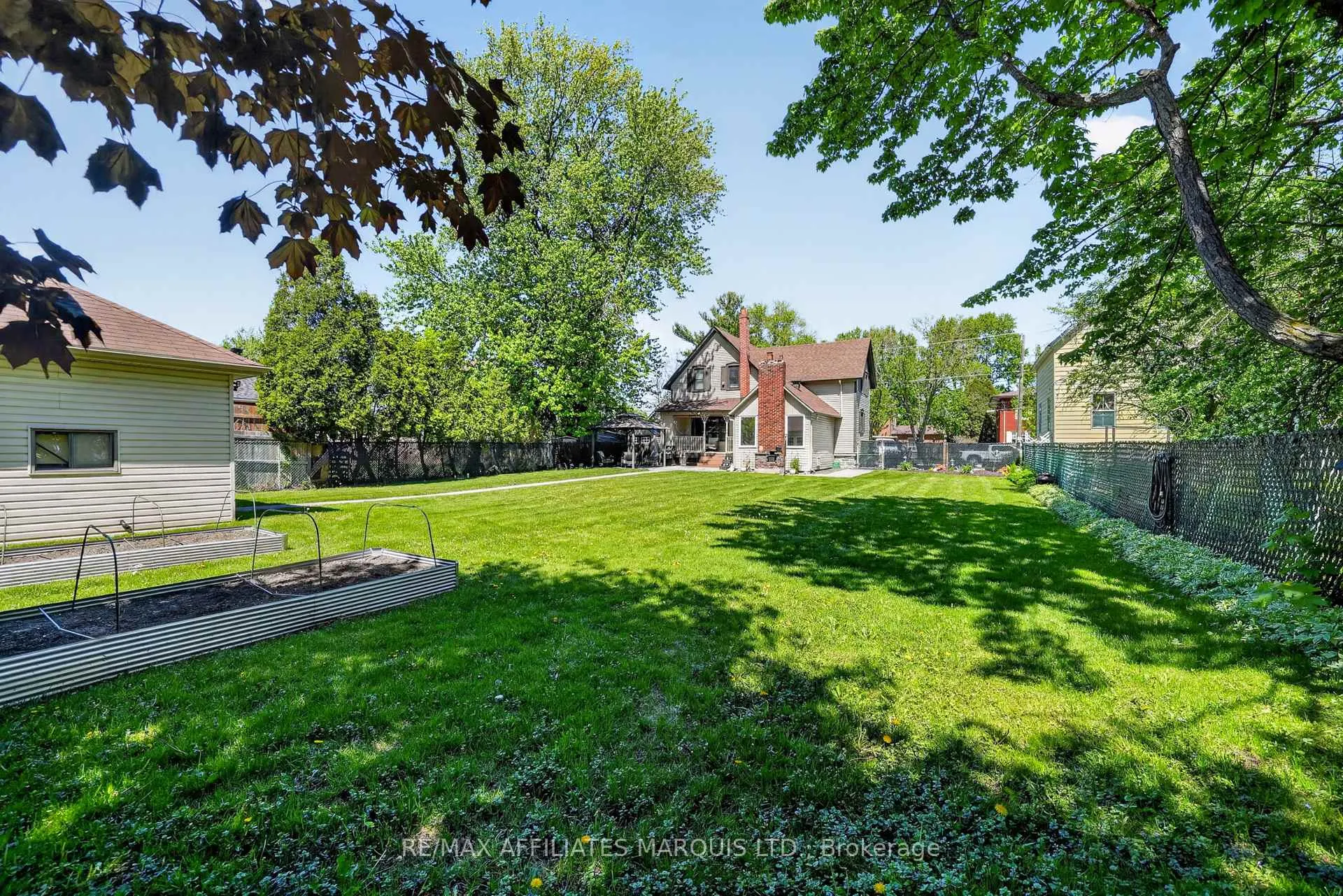 Photo 39 of 127 Lawrence Avenue, Cornwall — HOMEH