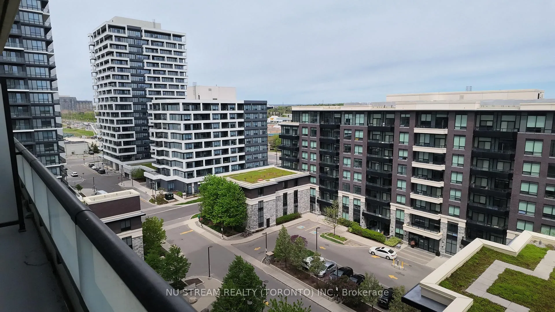 Photo 3 of Unit 1001, 15 Water Walk Drive, Markham, Unionville — HOMEH