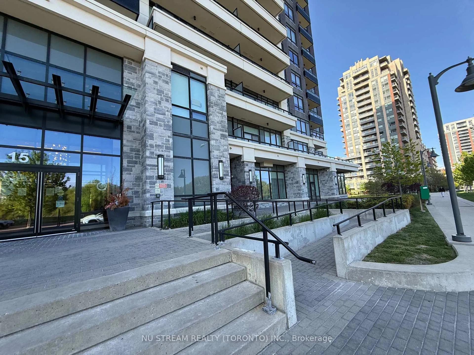 Photo 4 of Unit 1001, 15 Water Walk Drive, Markham, Unionville — HOMEH