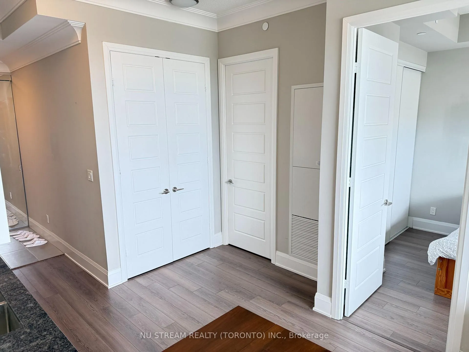 Photo 12 of Unit 1001, 15 Water Walk Drive, Markham, Unionville — HOMEH