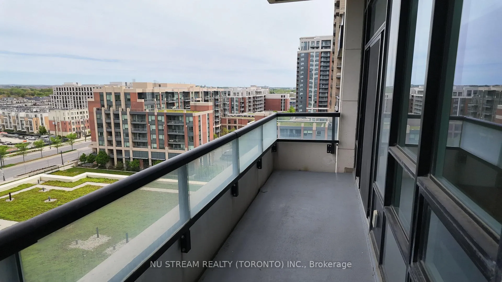 Photo 15 of Unit 1001, 15 Water Walk Drive, Markham, Unionville — HOMEH