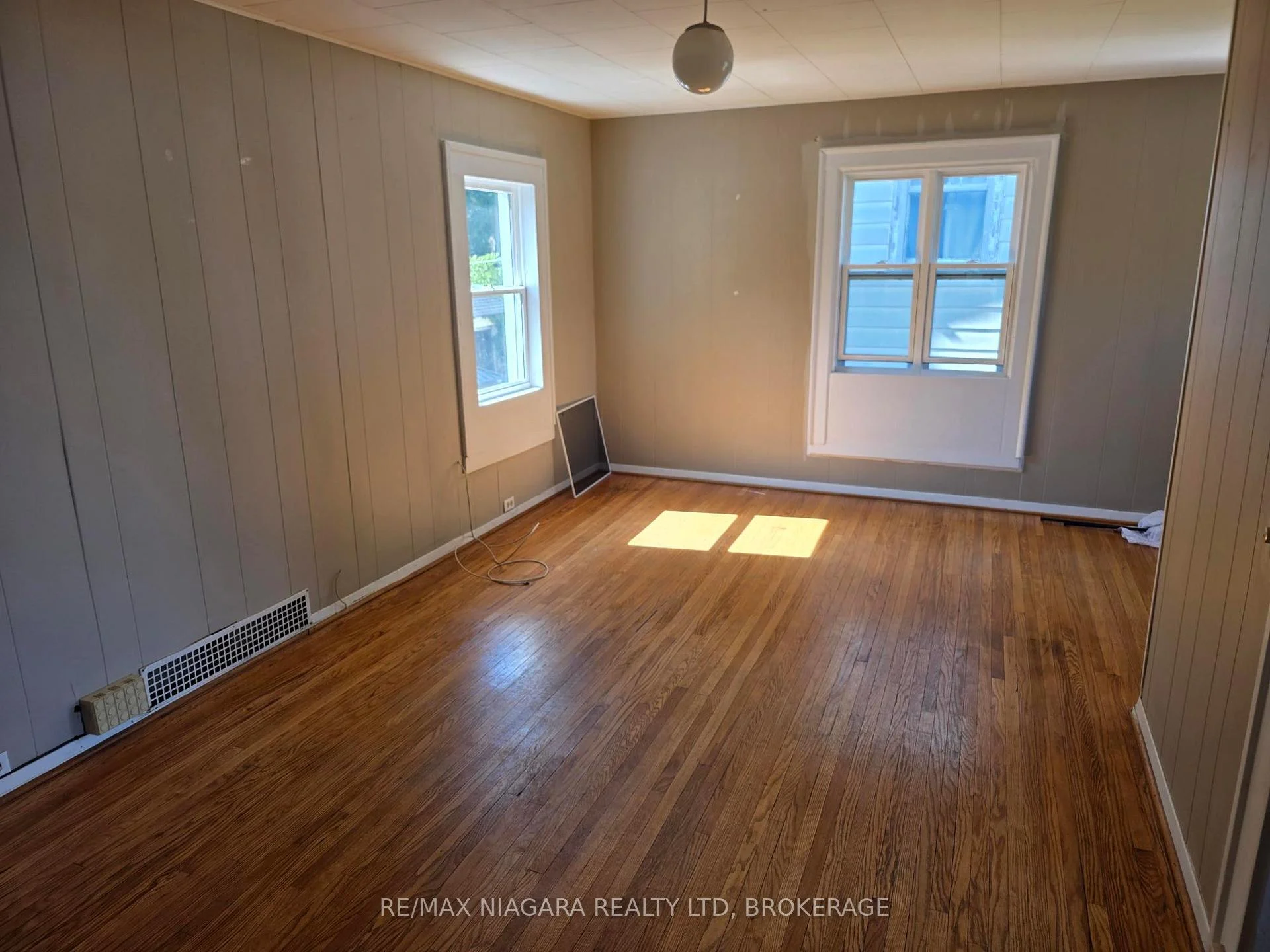 Photo 13 of 697 Niagara Boulevard, Fort Erie, Central — HOMEH