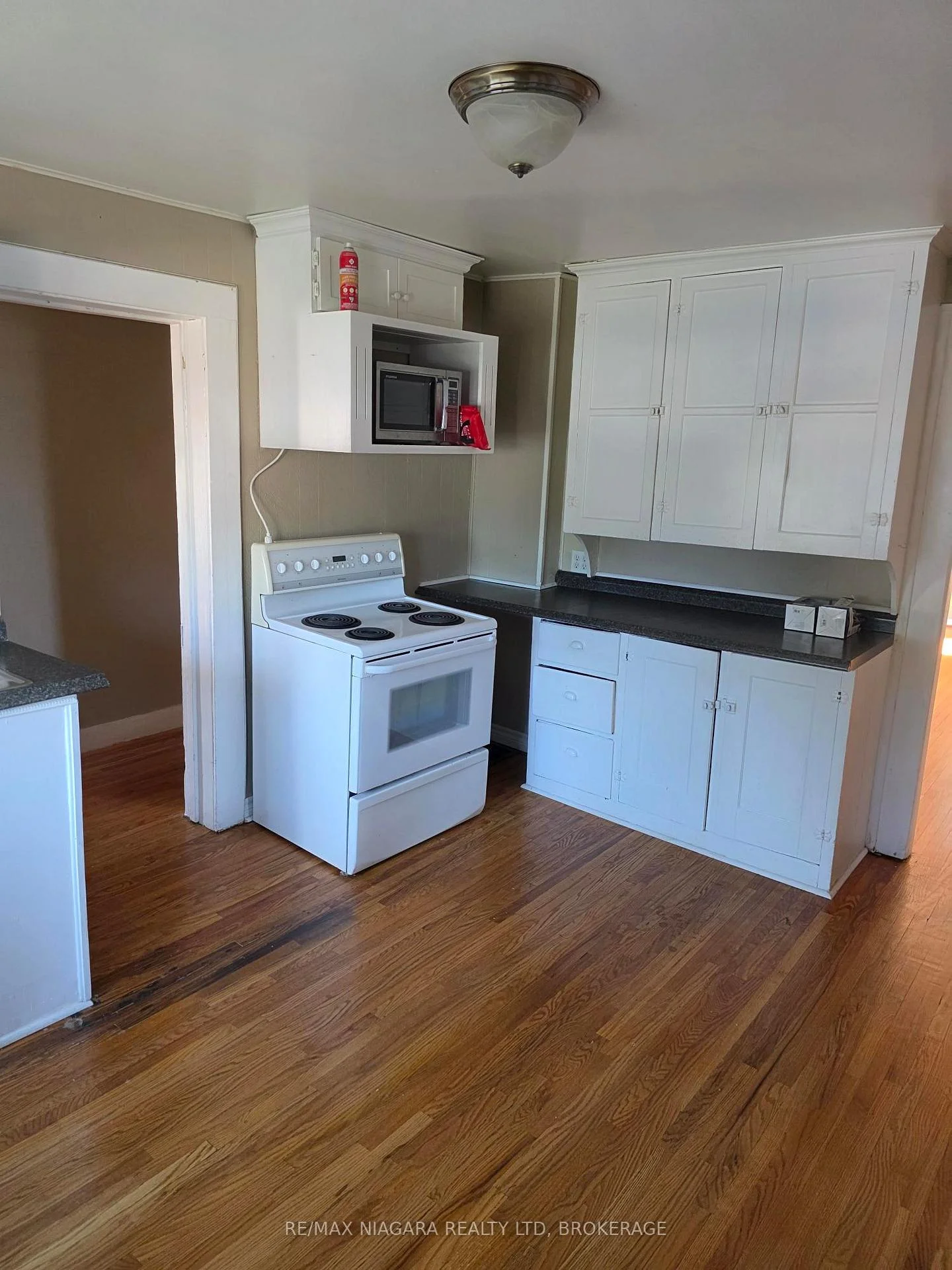 Photo 19 of 697 Niagara Boulevard, Fort Erie, Central — HOMEH